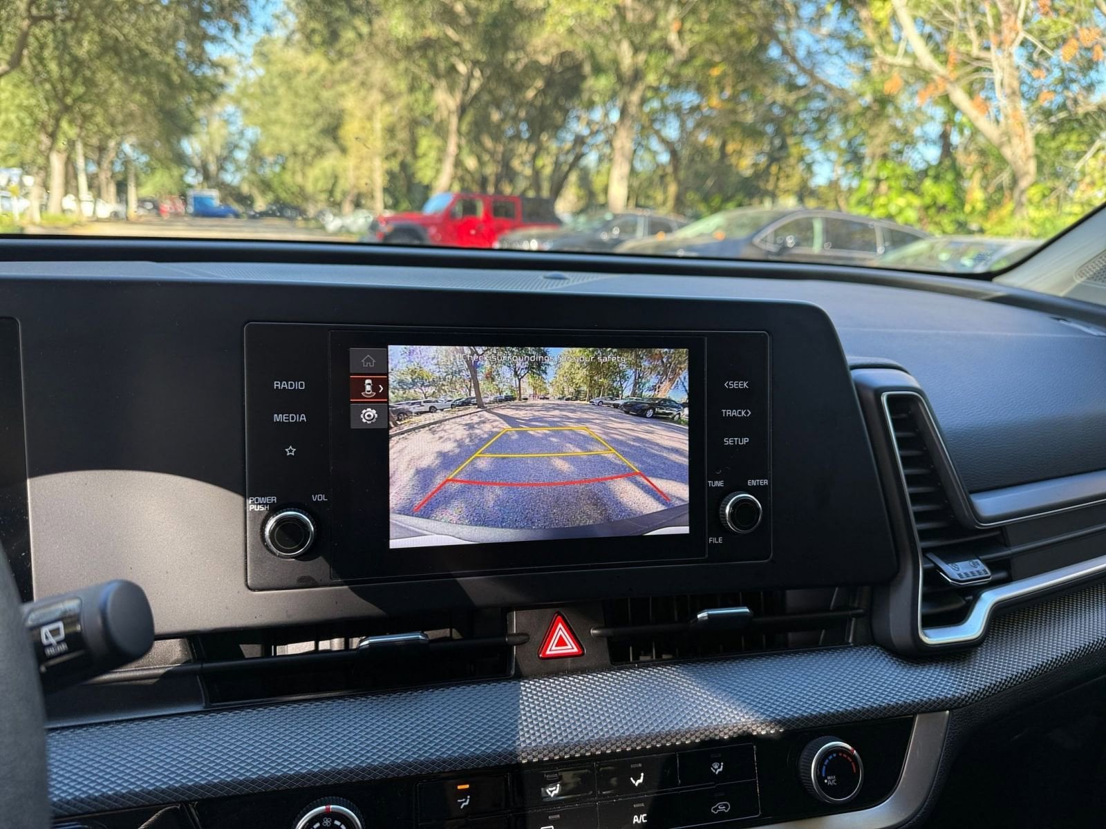 Thumbnail: 2025 Kia Sportage - 17