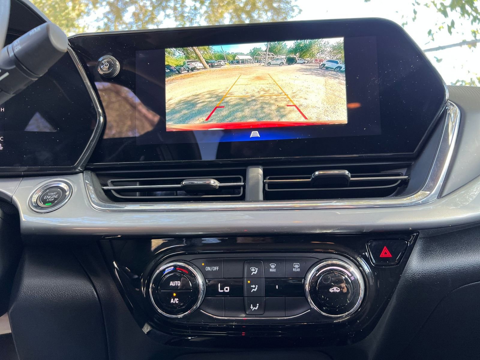 Thumbnail: 2025 Chevrolet Trax - 17