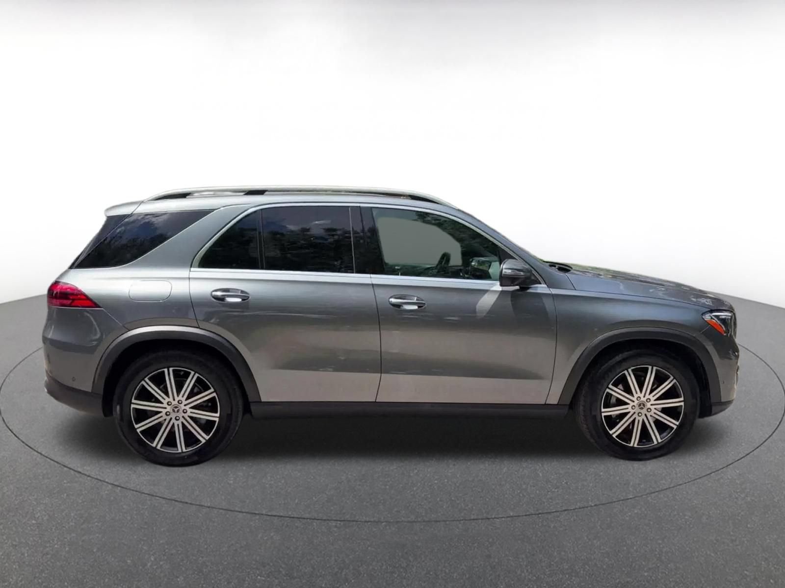 Thumbnail: 2026 Mercedes-Benz GLE - 16