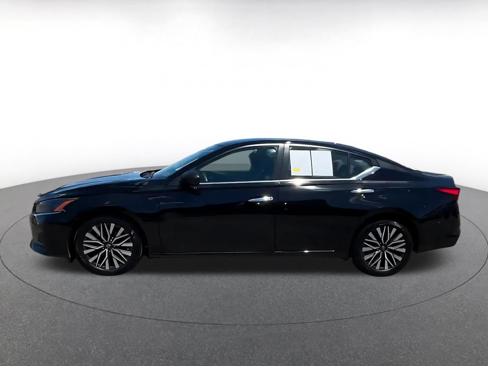 Thumbnail: 2025 Nissan Altima - 8