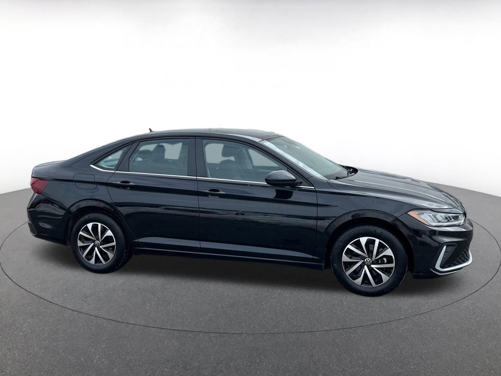 Thumbnail: 2025 Volkswagen Jetta - 15