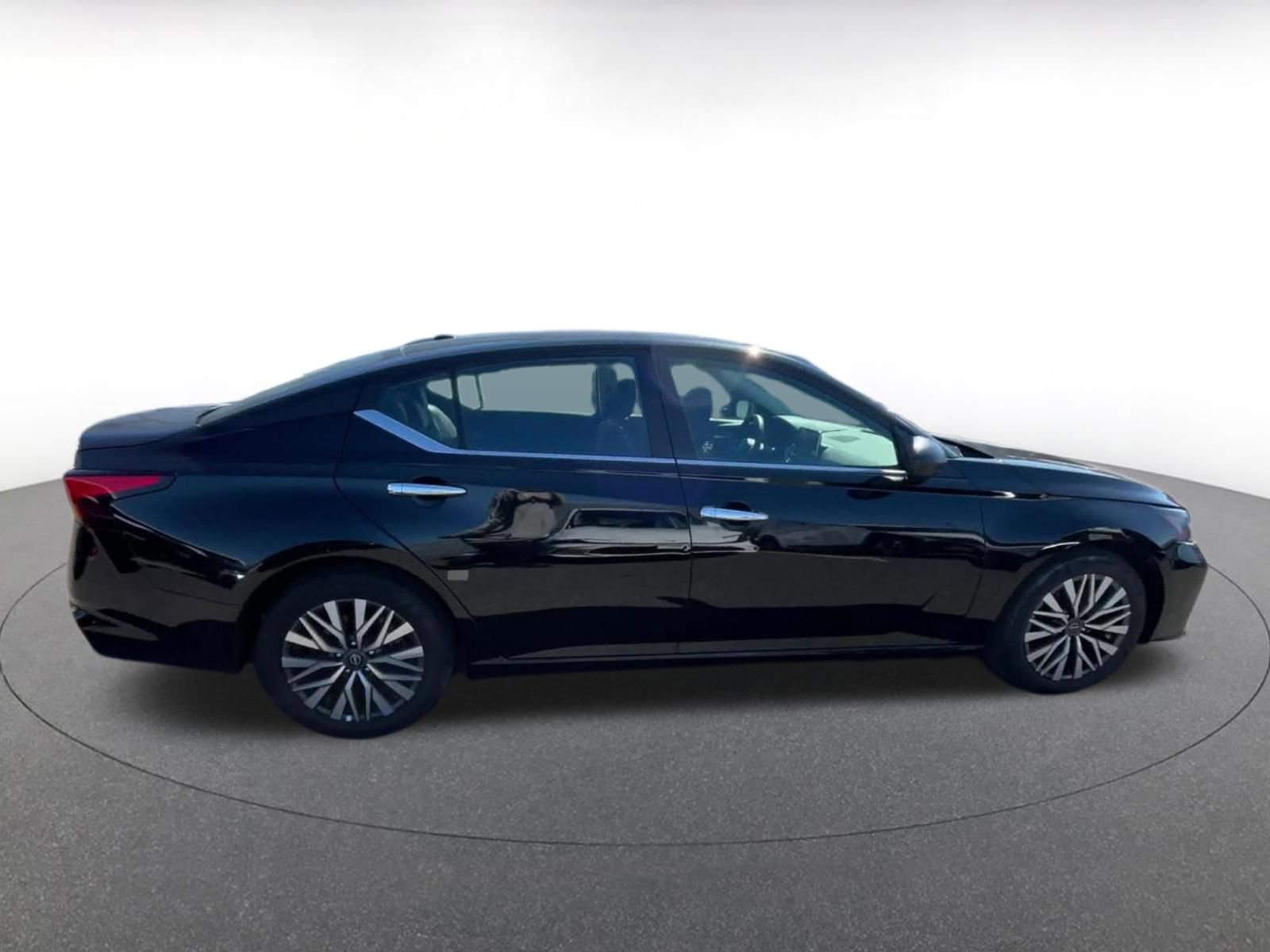 Thumbnail: 2025 Nissan Altima - 16