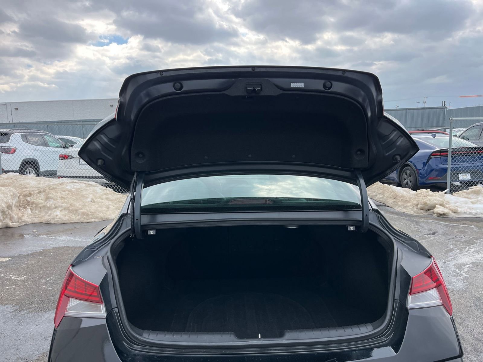 Thumbnail: 2025 Hyundai Elantra - 33