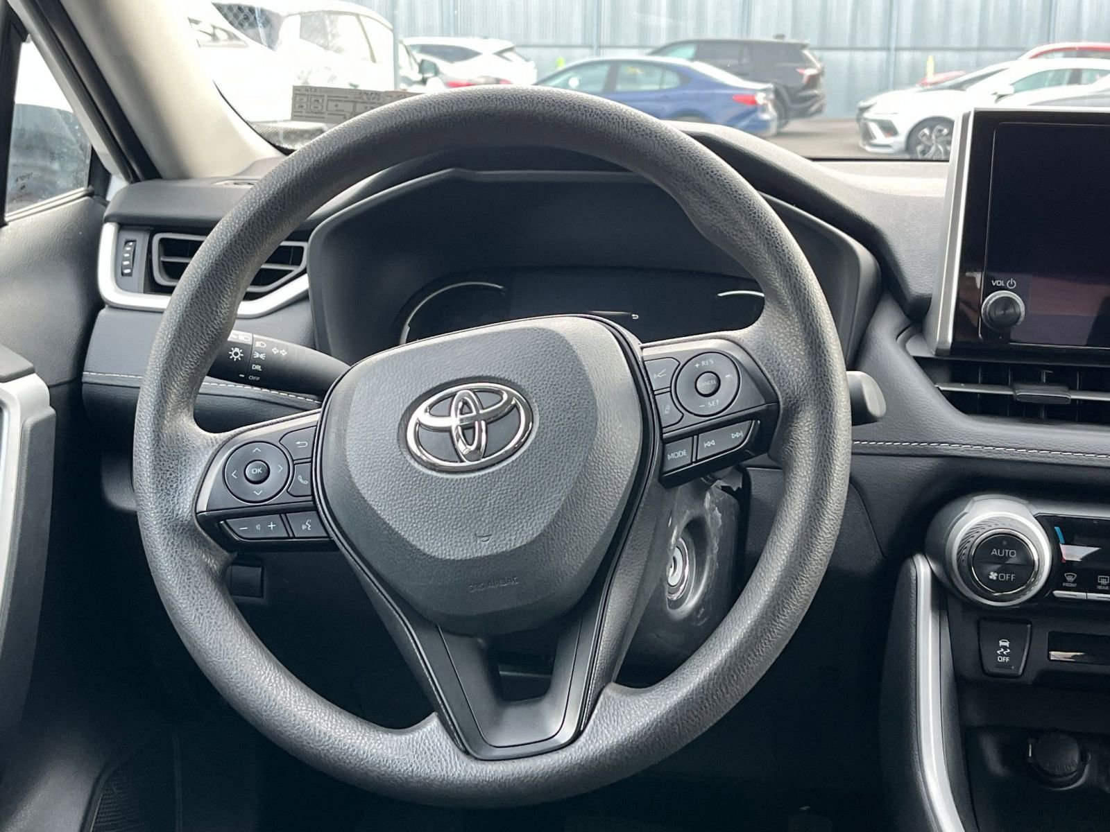 Thumbnail: 2025 Toyota RAV4 - 27