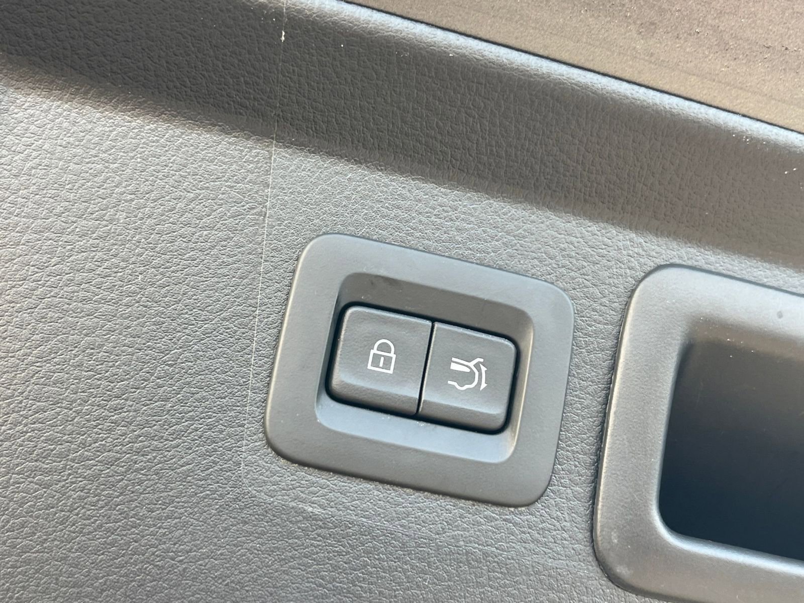 Thumbnail: 2025 Mazda CX-50 - 23