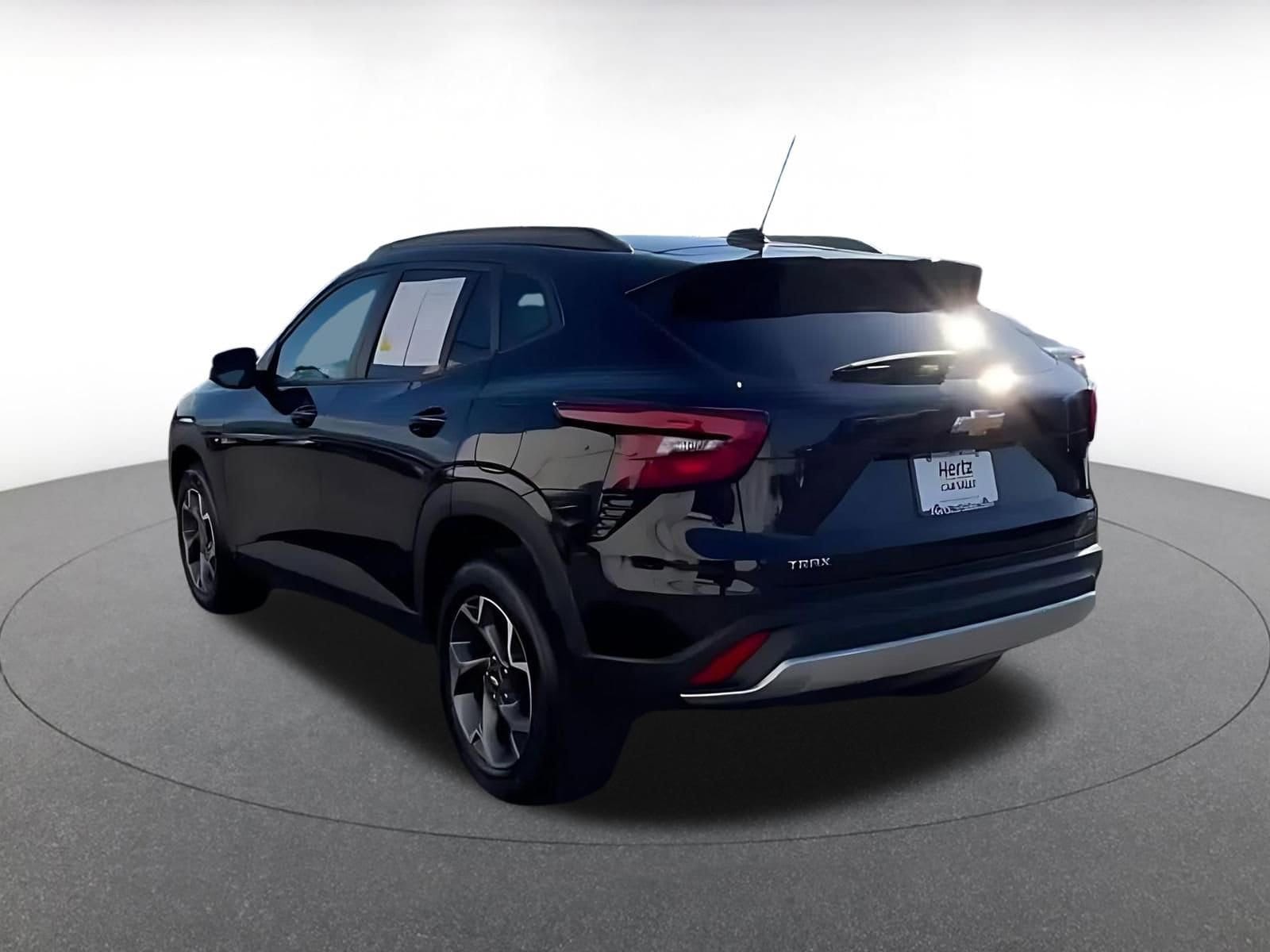 Thumbnail: 2025 Chevrolet Trax - 11