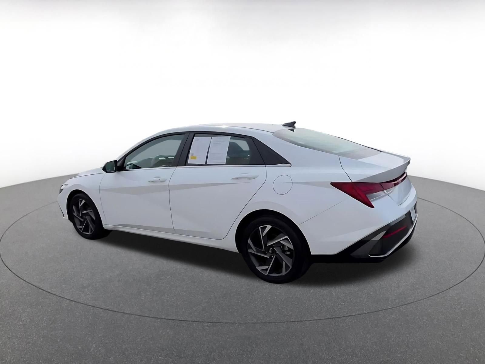 Thumbnail: 2025 Hyundai Elantra - 10