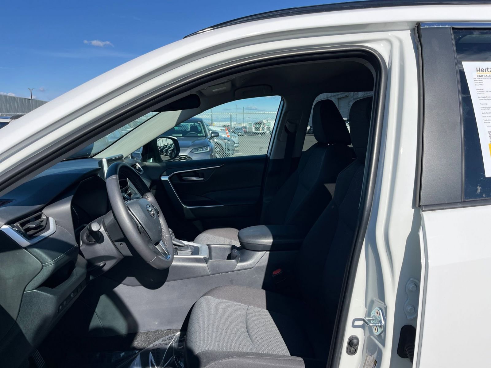 Thumbnail: 2025 Toyota RAV4 - 27