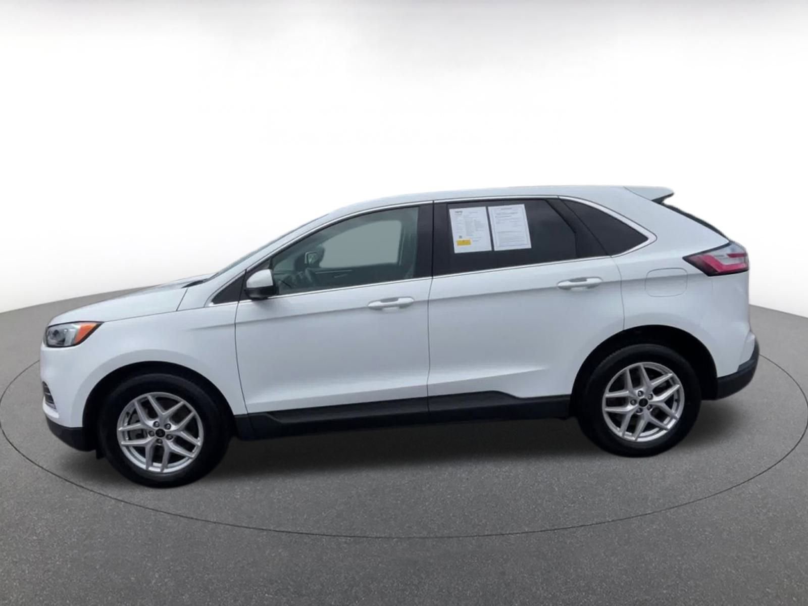 Thumbnail: 2023 Ford Edge - 8