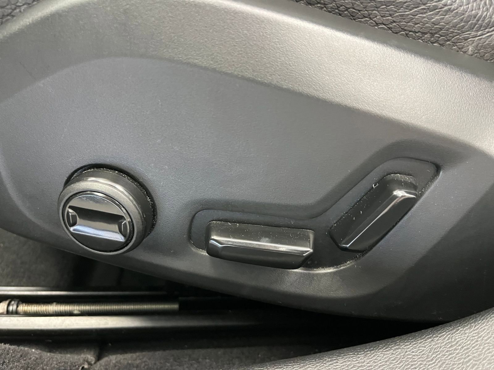 Thumbnail: 2025 Volvo S60 - 23