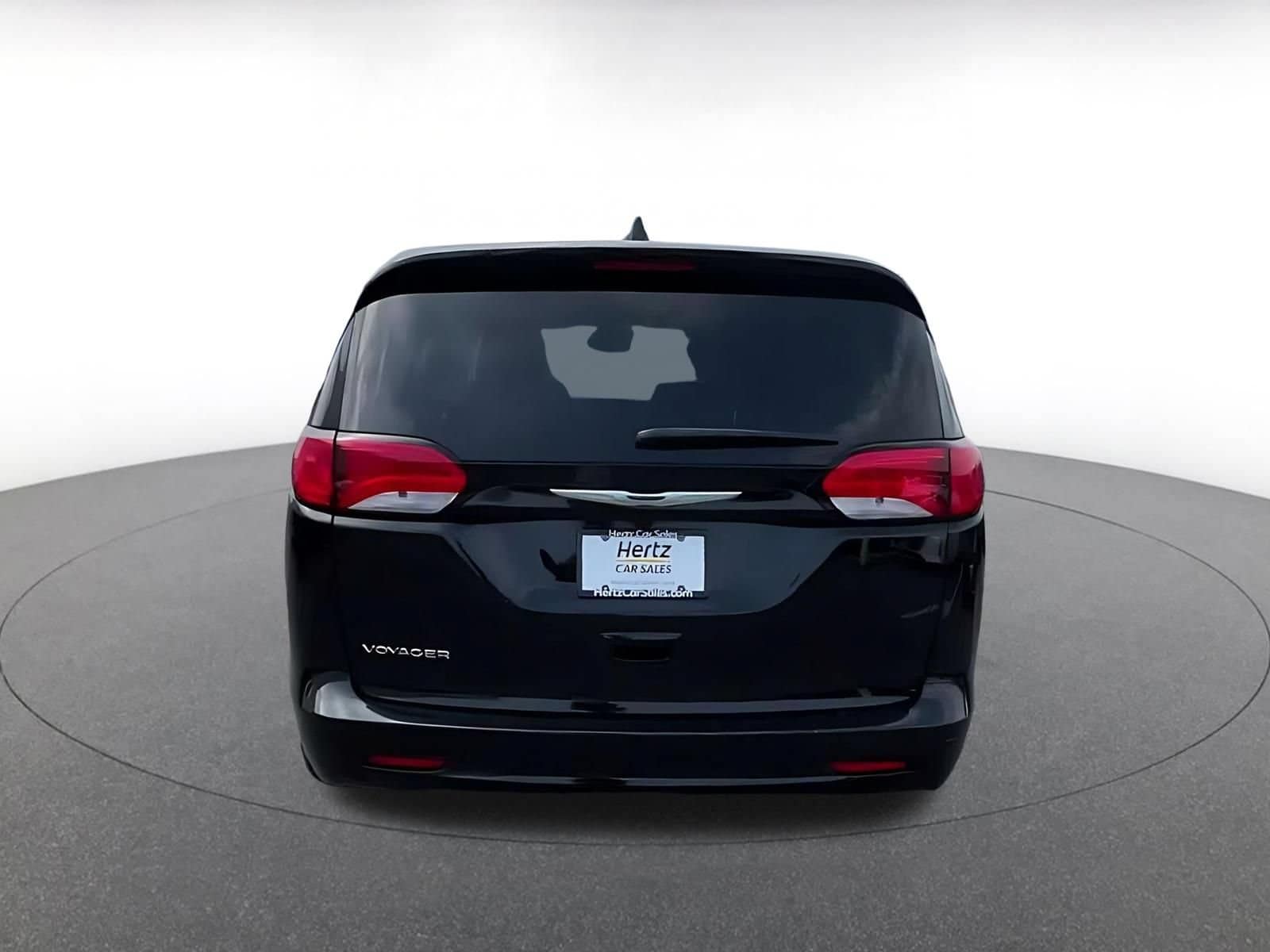 Thumbnail: 2024 Chrysler Voyager - 10