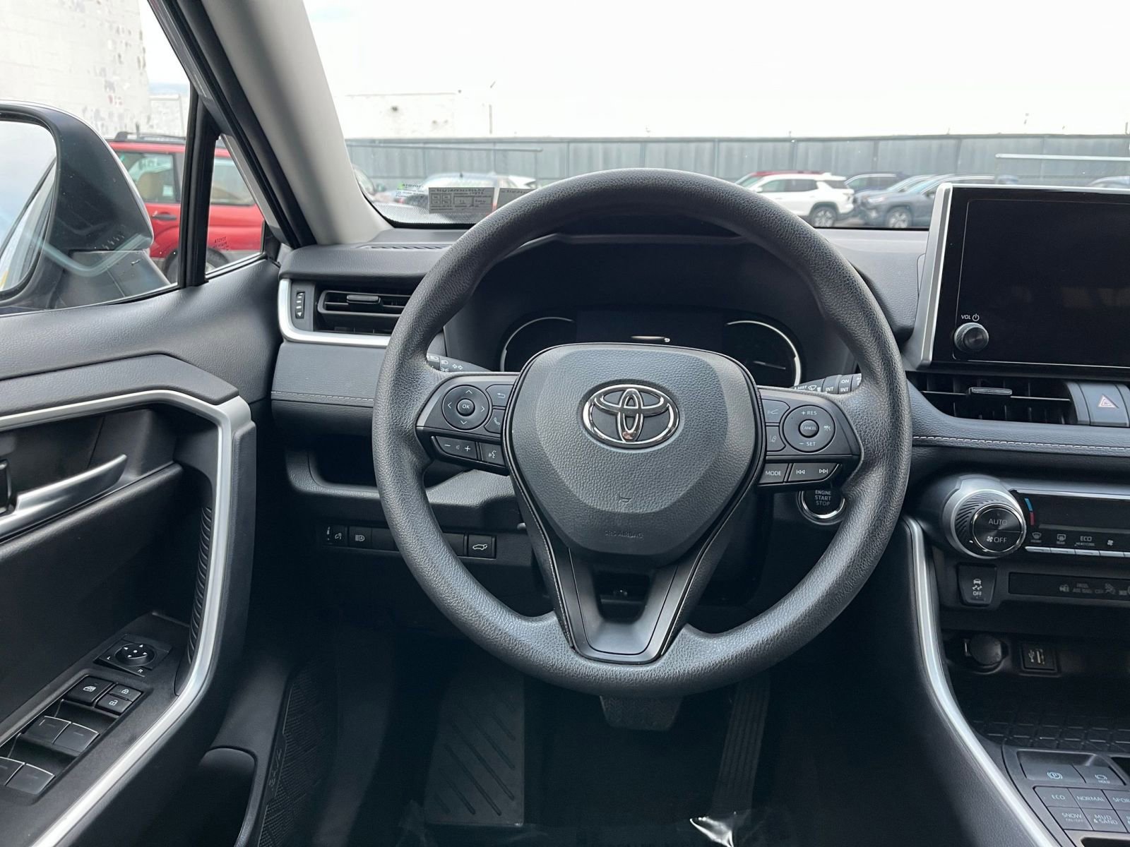 Thumbnail: 2025 Toyota RAV4 - 28