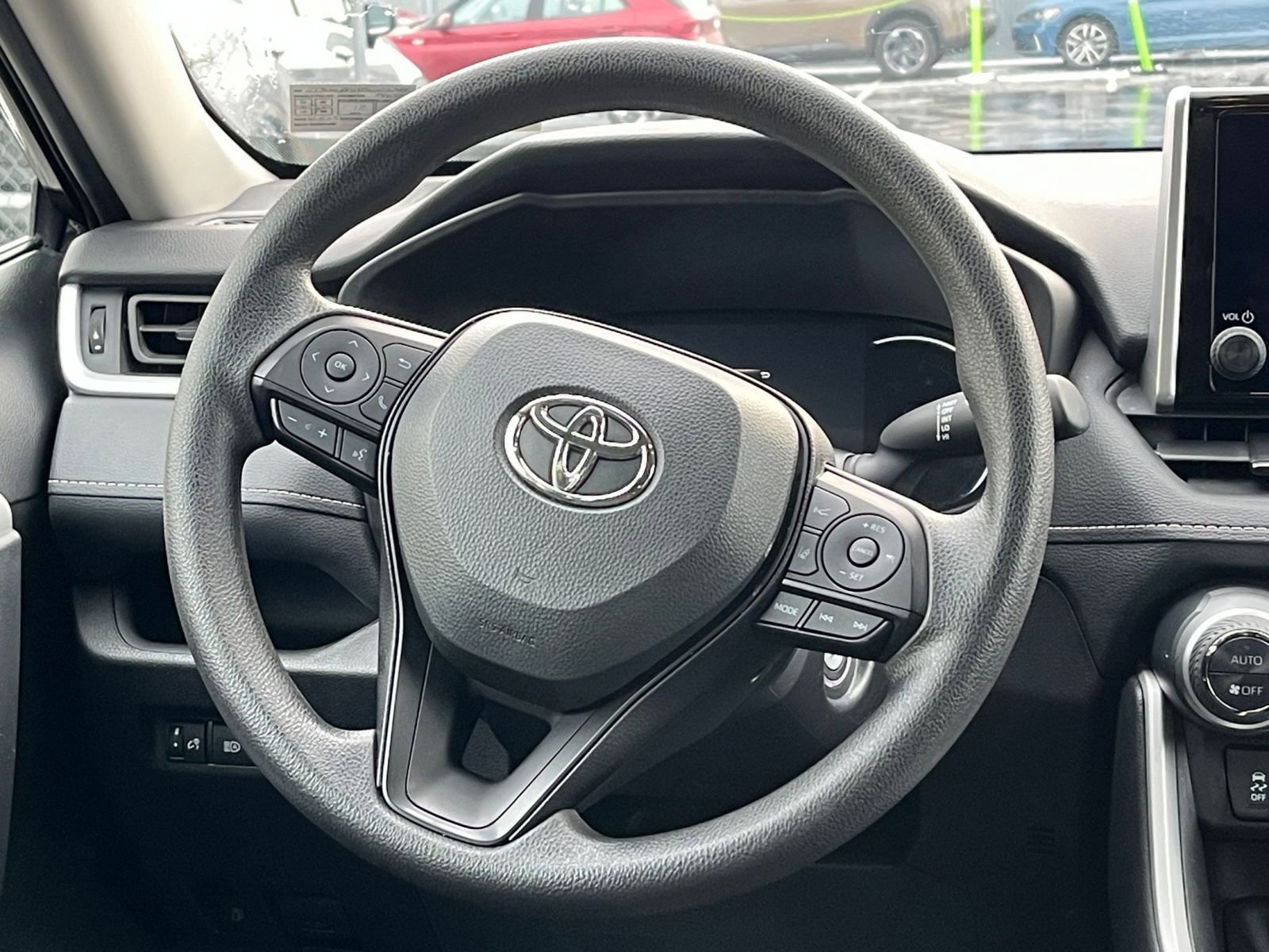 Thumbnail: 2025 Toyota RAV4 - 27