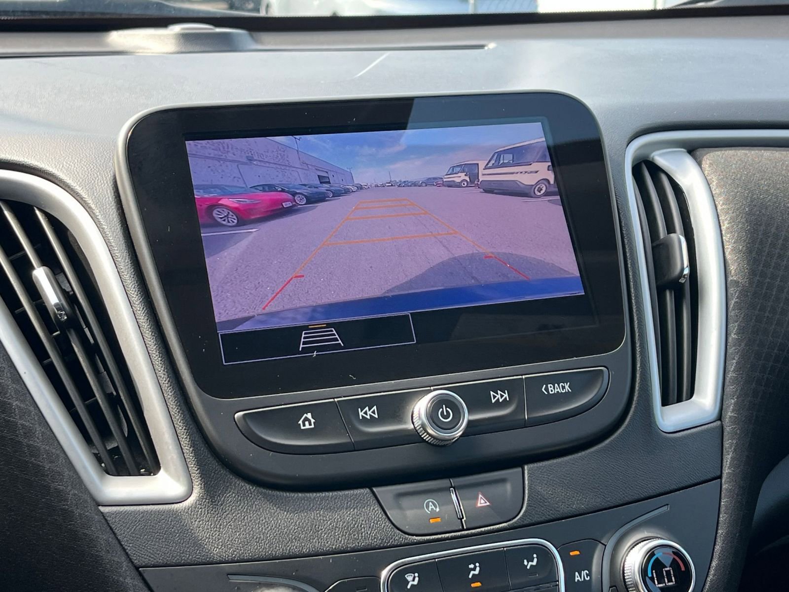 Thumbnail: 2024 Chevrolet Malibu - 17