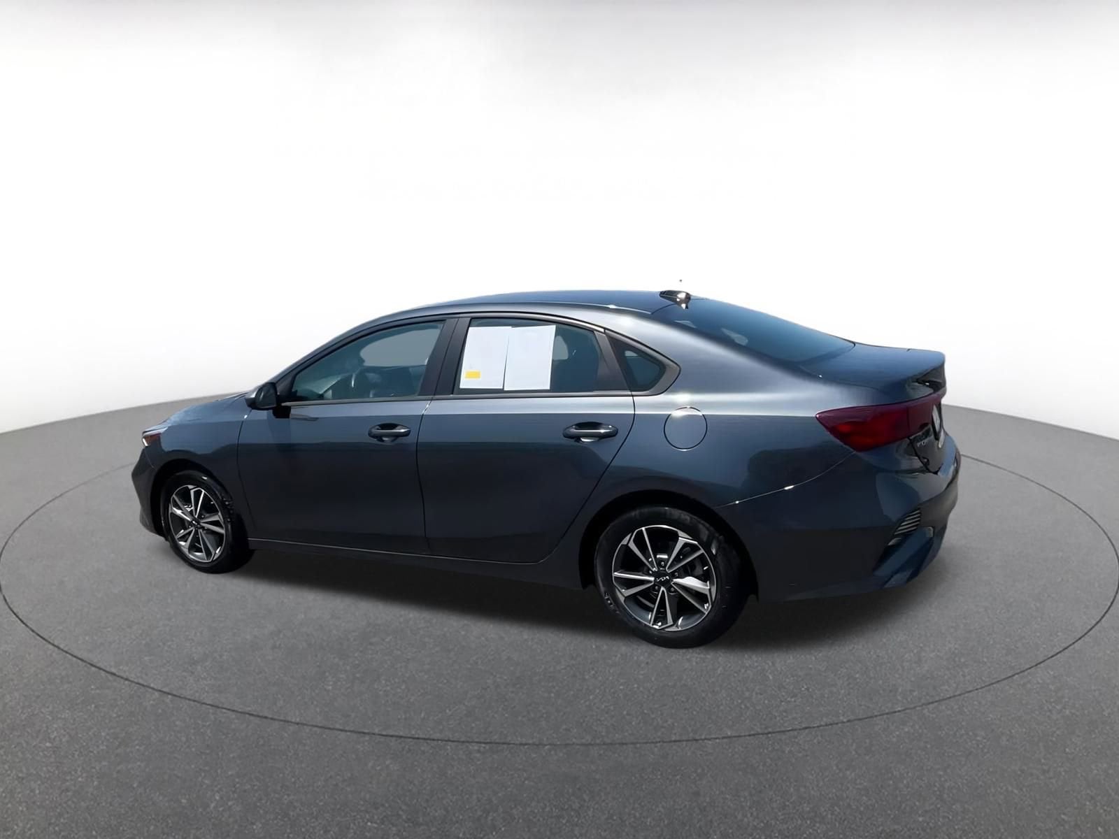 Thumbnail: 2023 Kia Forte - 10
