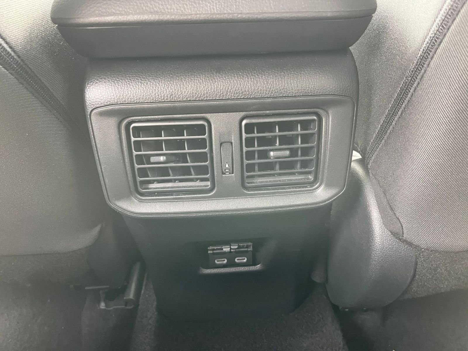 Thumbnail: 2025 Toyota RAV4 - 25