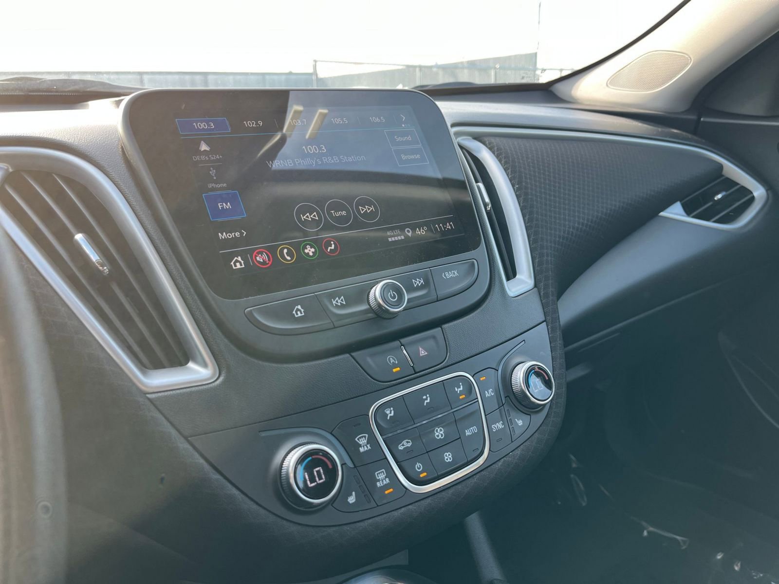 Thumbnail: 2024 Chevrolet Malibu - 21