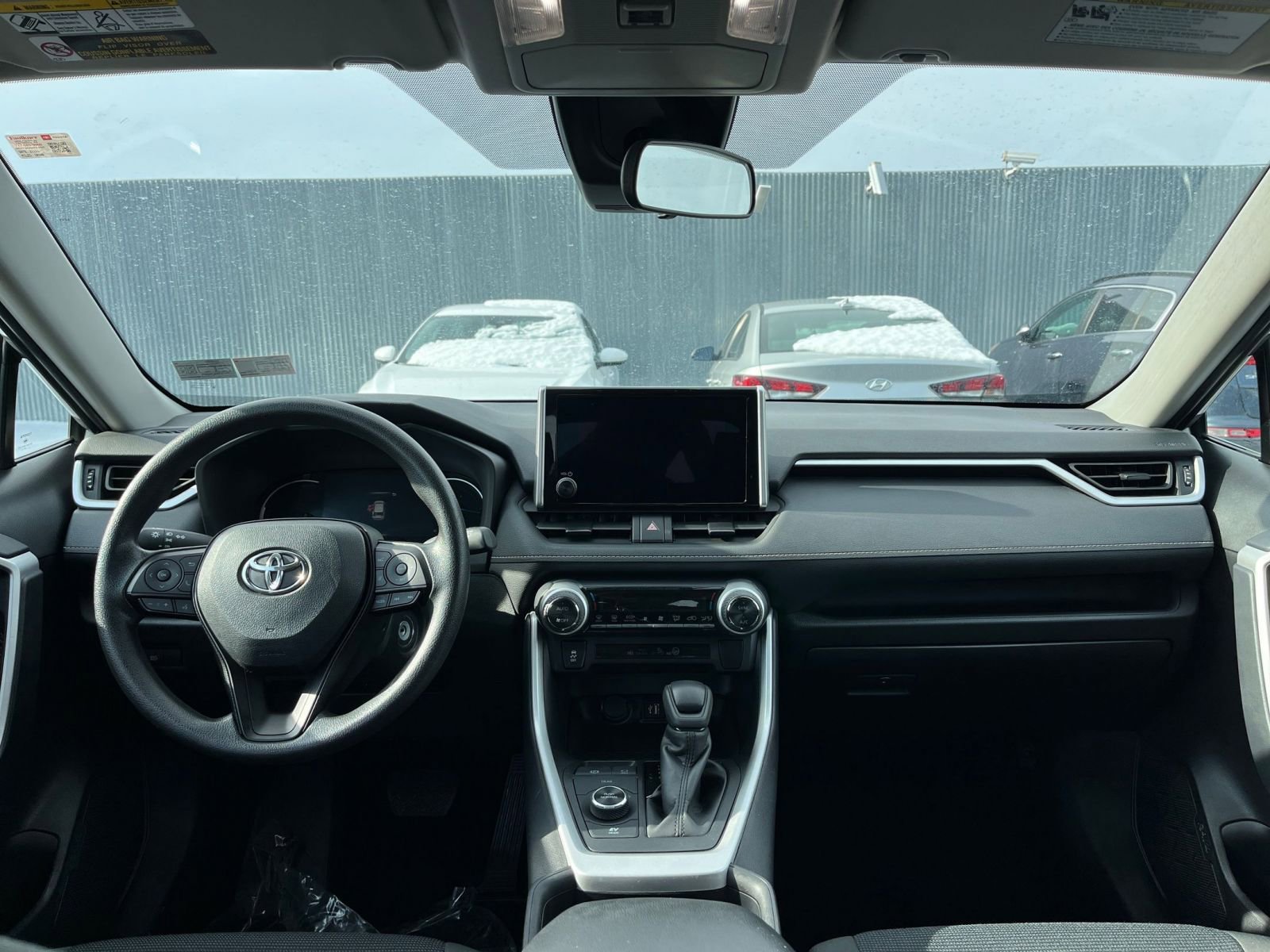 Thumbnail: 2025 Toyota RAV4 - 32