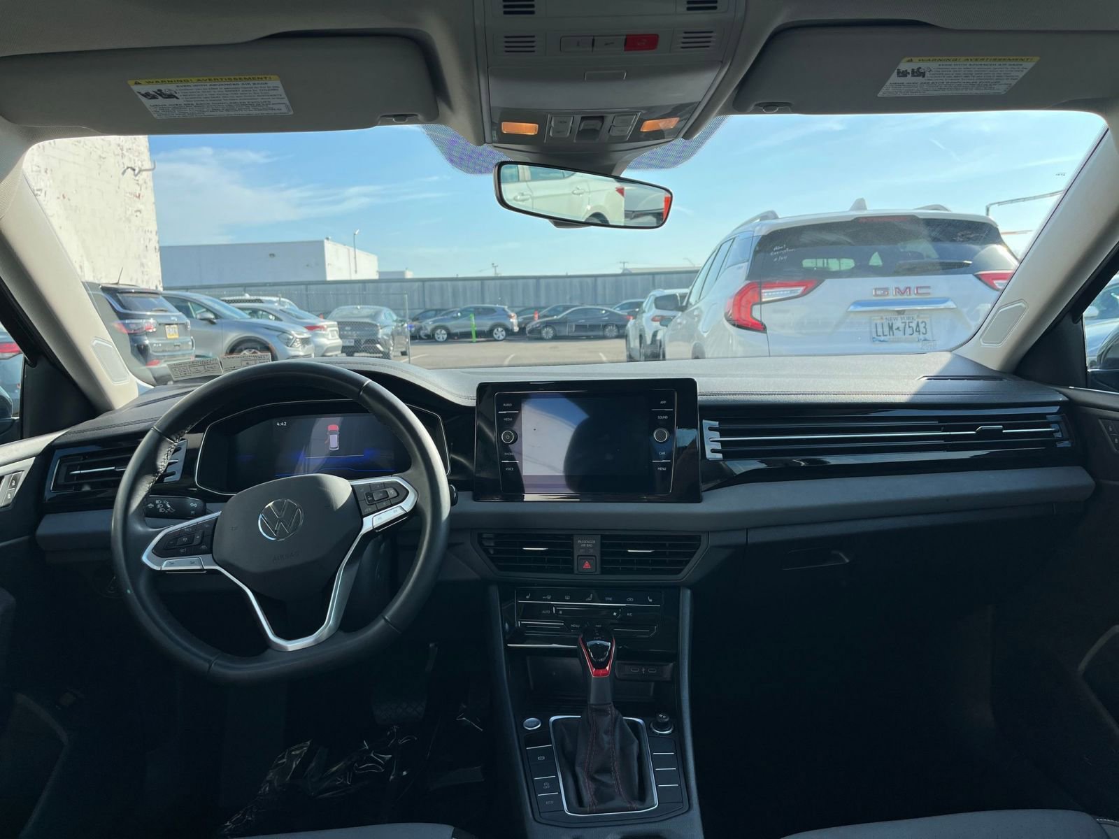 Thumbnail: 2025 Volkswagen Jetta - 34