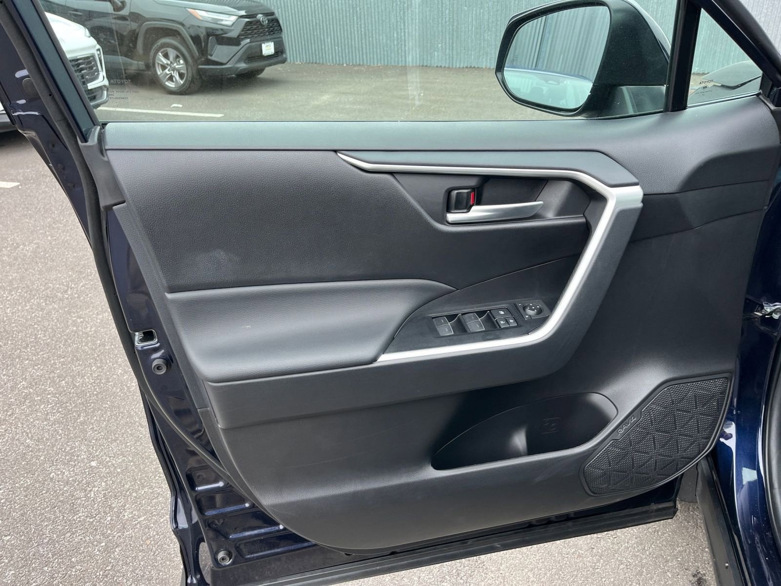 Thumbnail: 2025 Toyota RAV4 - 20