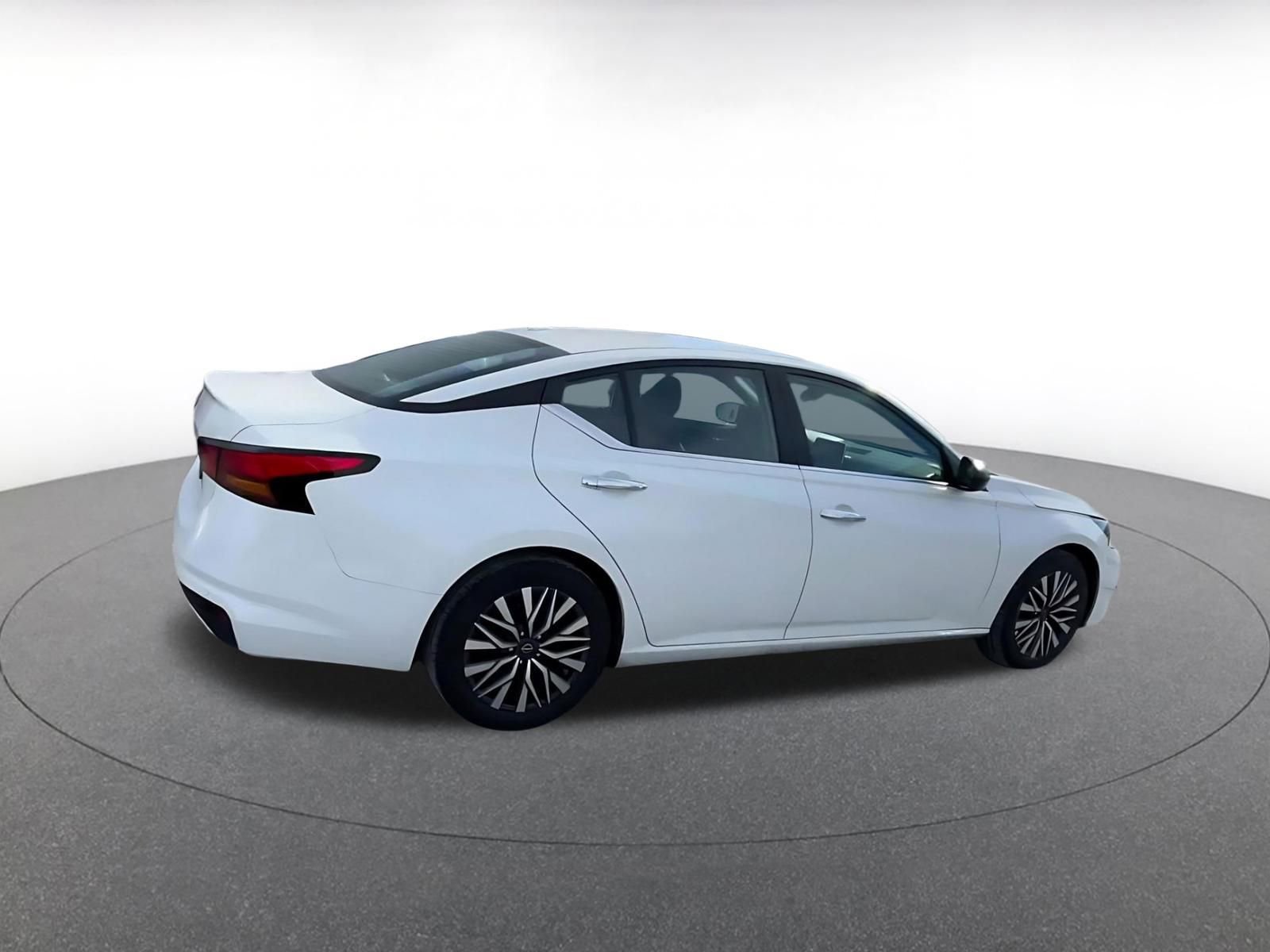 Thumbnail: 2025 Nissan Altima - 13