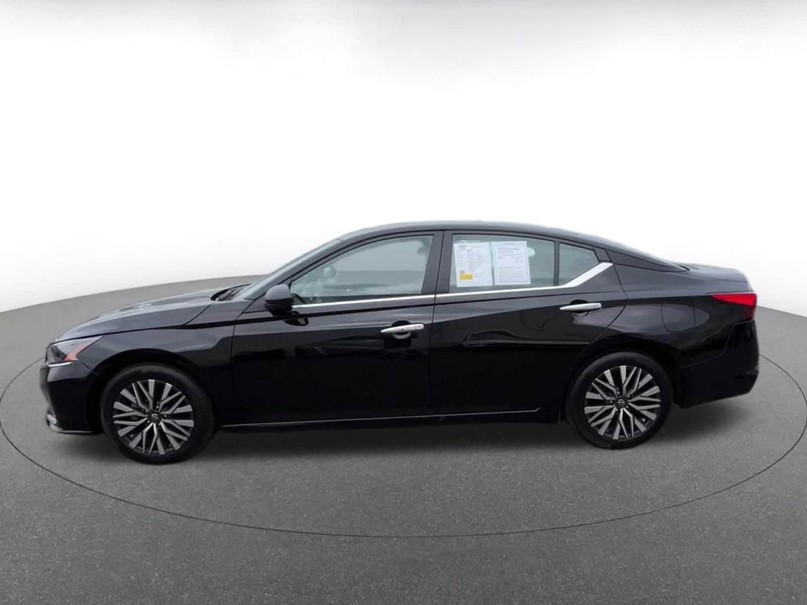 Thumbnail: 2025 Nissan Altima - 8