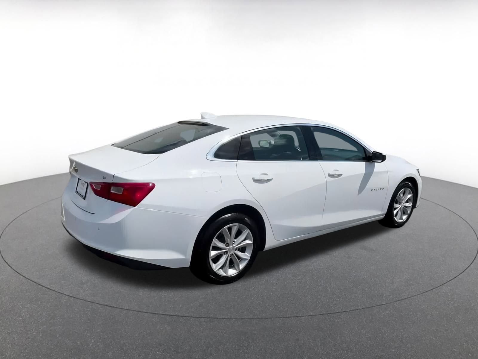 Thumbnail: 2024 Chevrolet Malibu - 15