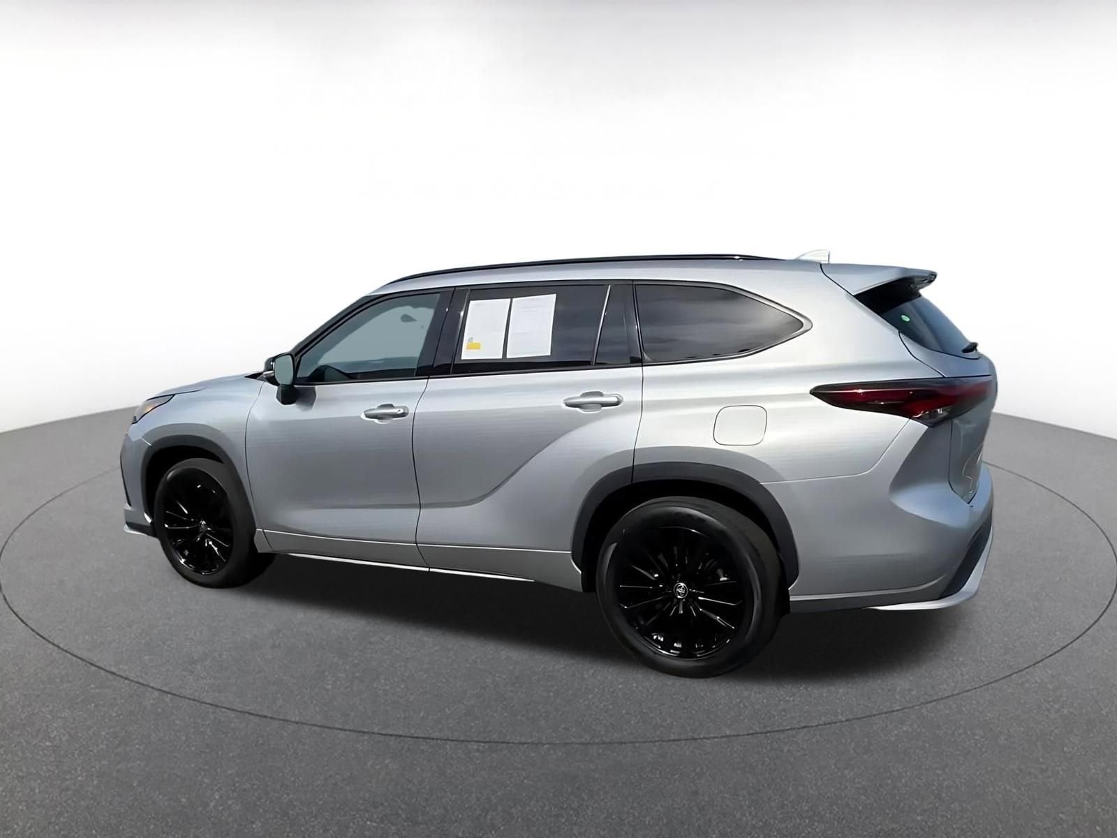 Thumbnail: 2025 Toyota Highlander - 10