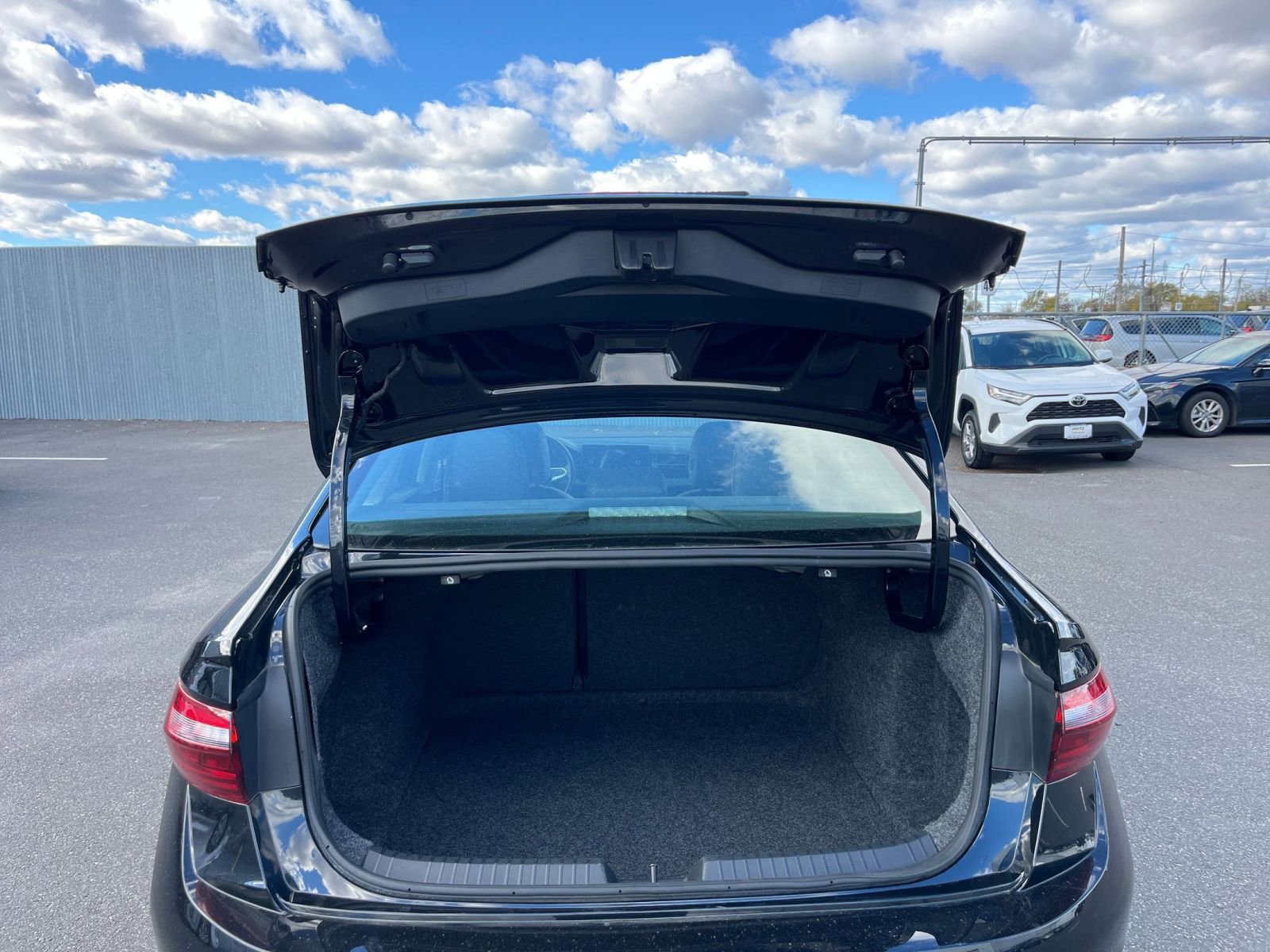 Thumbnail: 2025 Volkswagen Jetta - 30