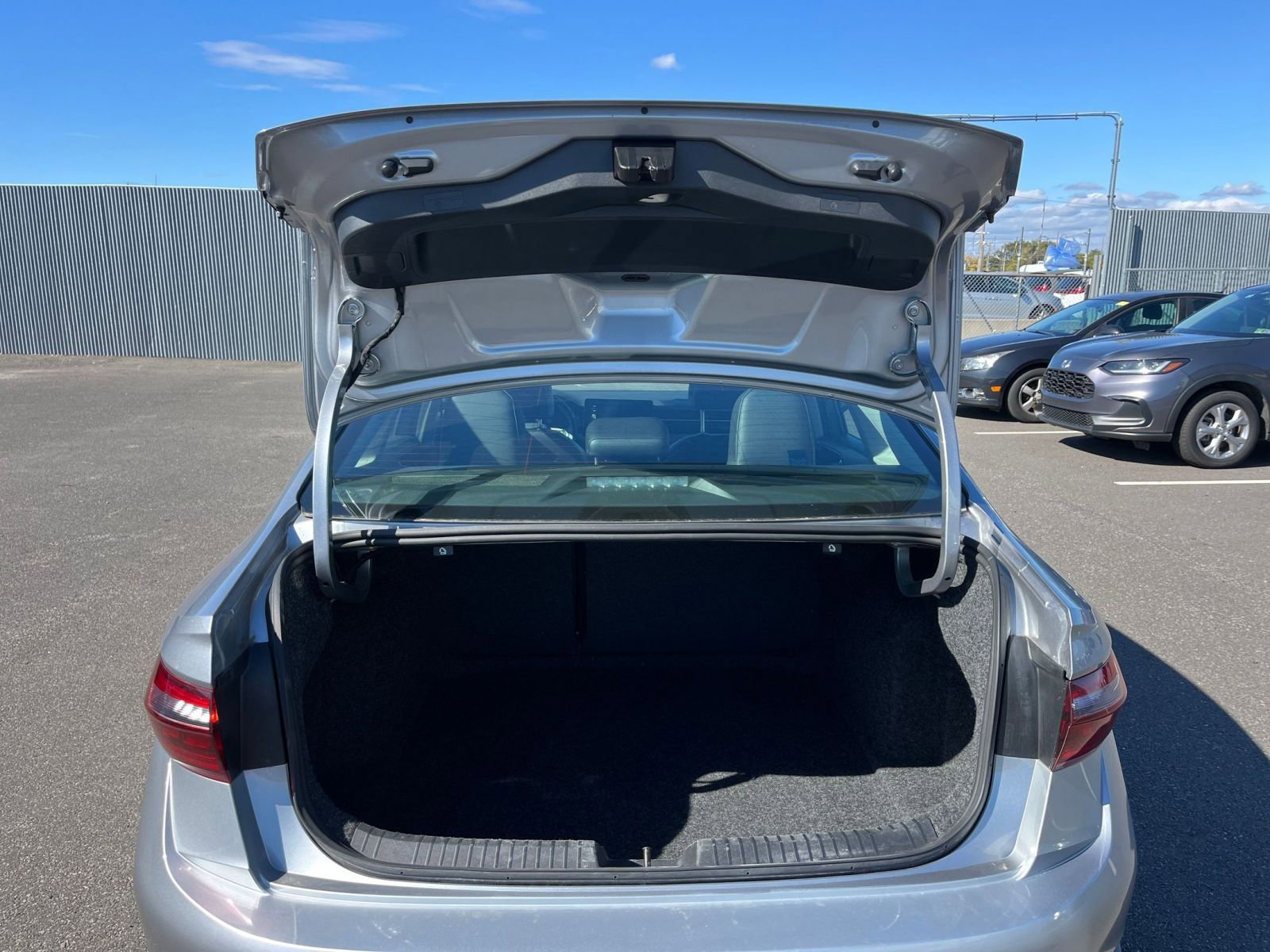 Thumbnail: 2025 Volkswagen Jetta - 30