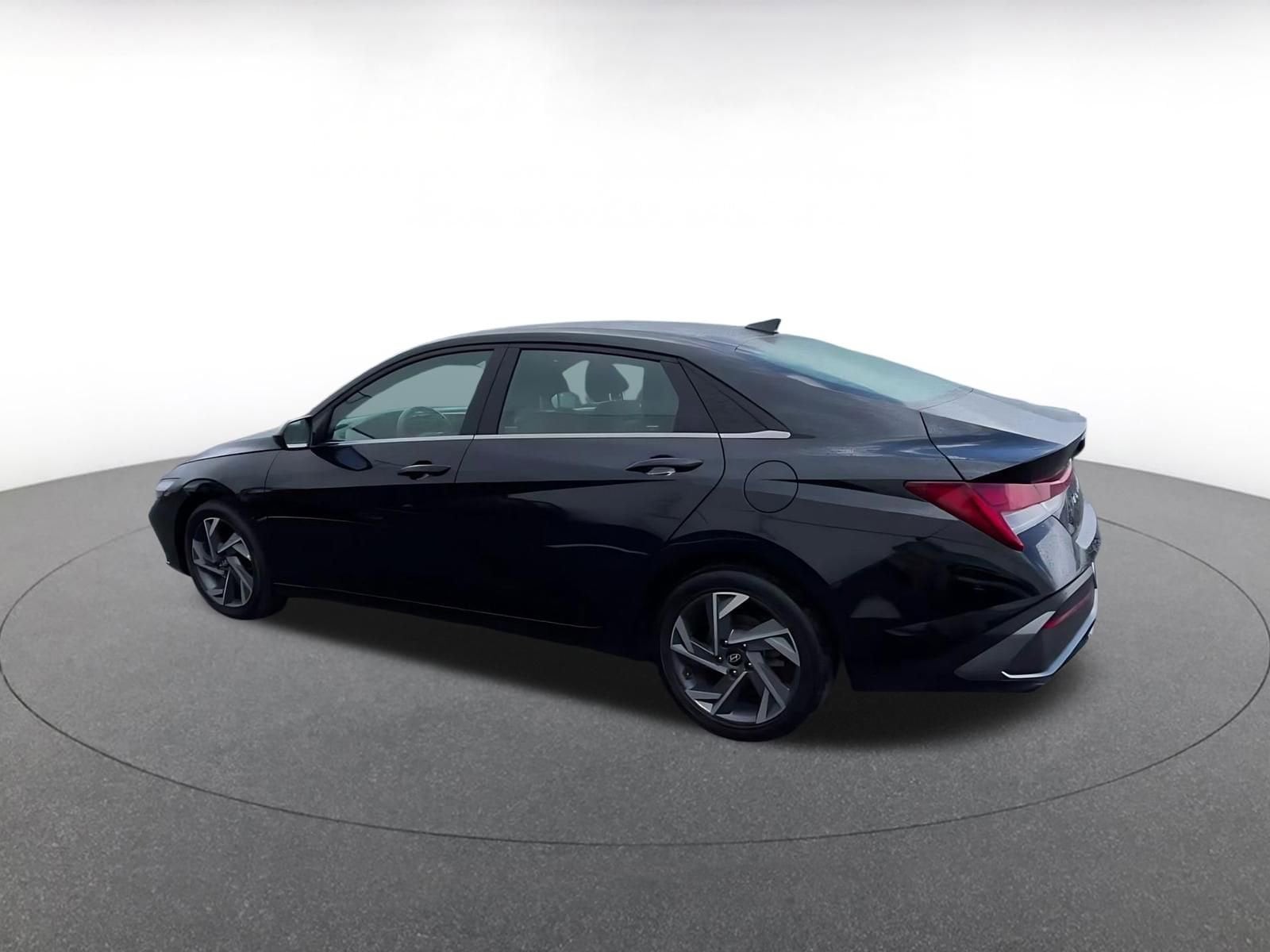 Thumbnail: 2025 Hyundai Elantra - 8