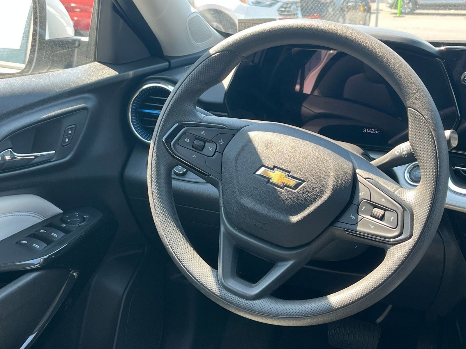 Thumbnail: 2025 Chevrolet Trax - 28