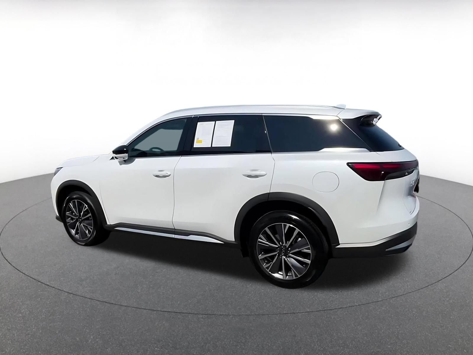 Thumbnail: 2026 INFINITI QX60 - 10