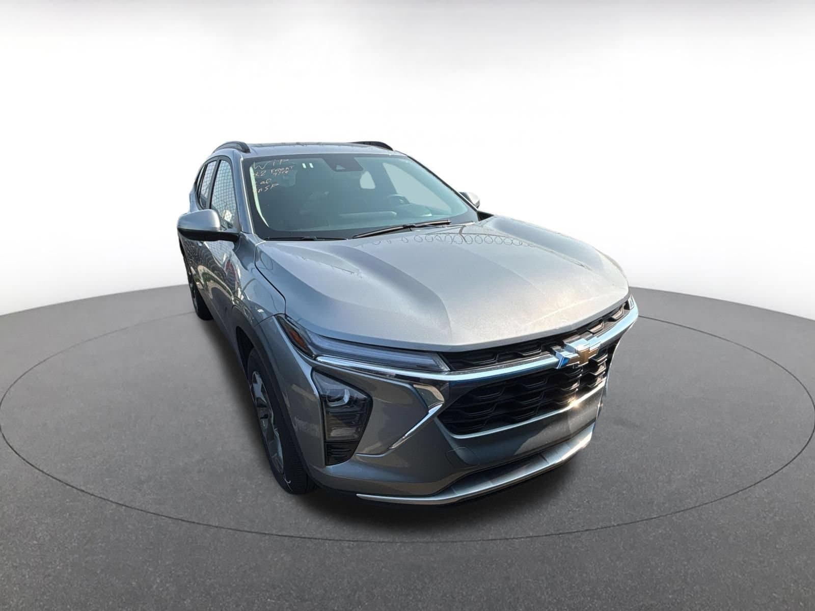 Thumbnail: 2025 Chevrolet Trax - 3