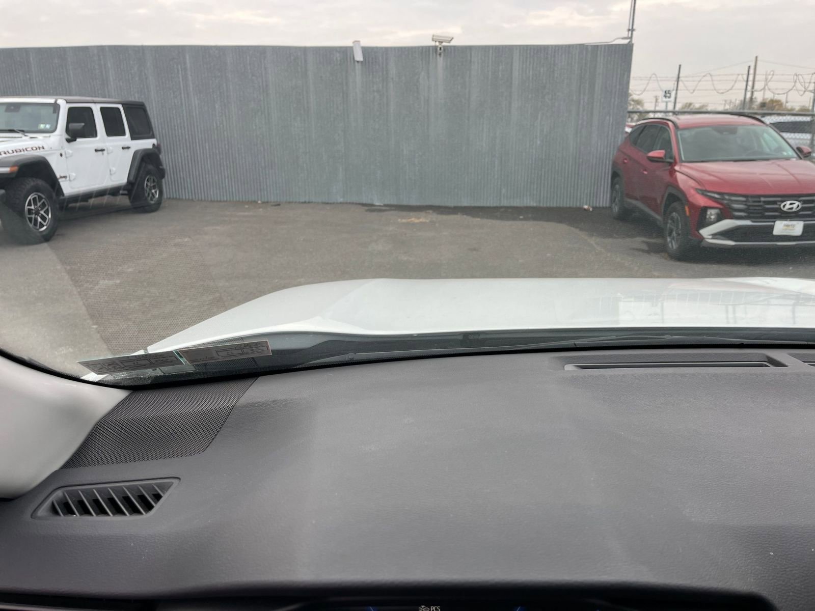 Thumbnail: 2025 Toyota RAV4 - 33