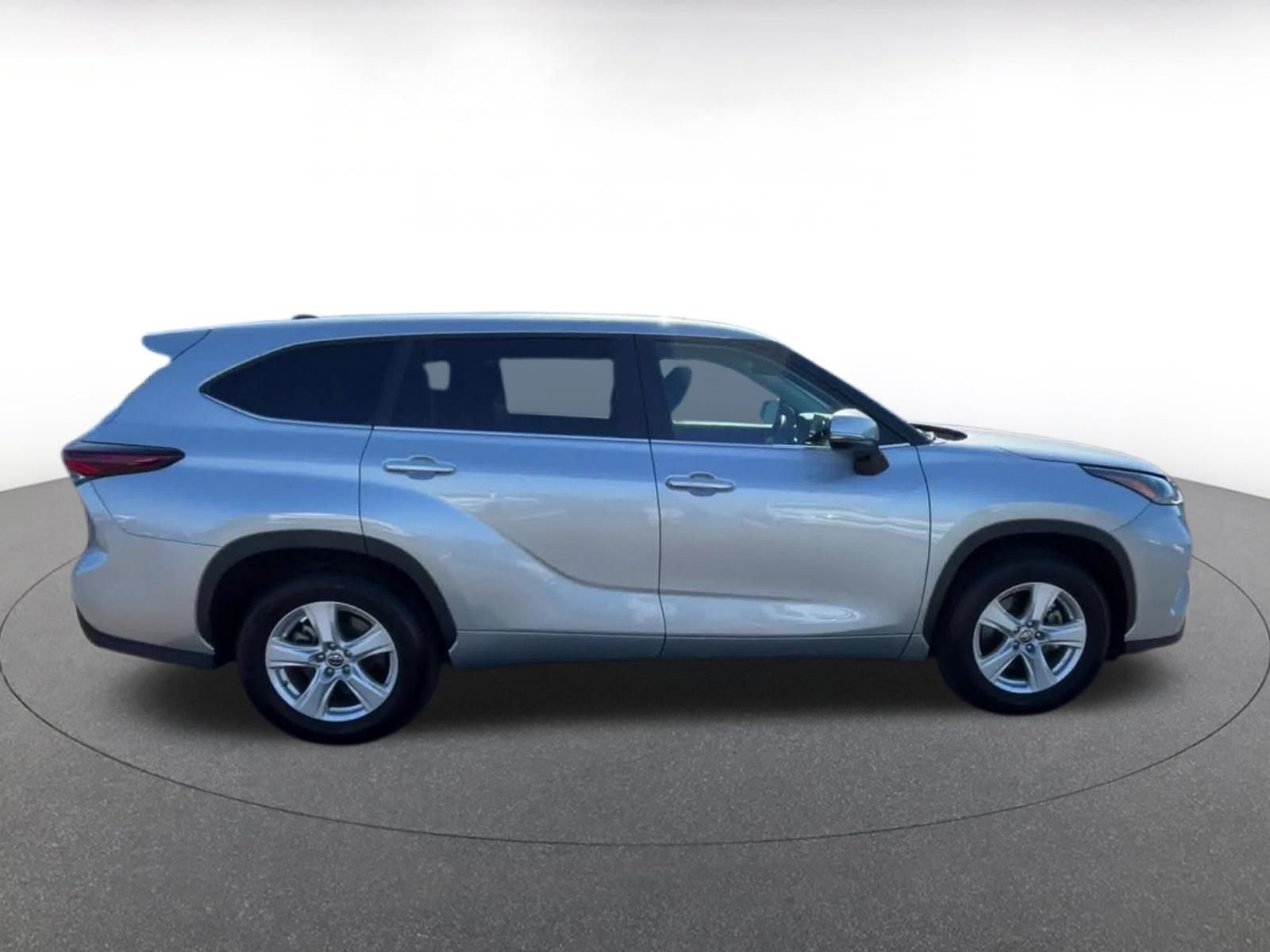 Thumbnail: 2025 Toyota Highlander - 13