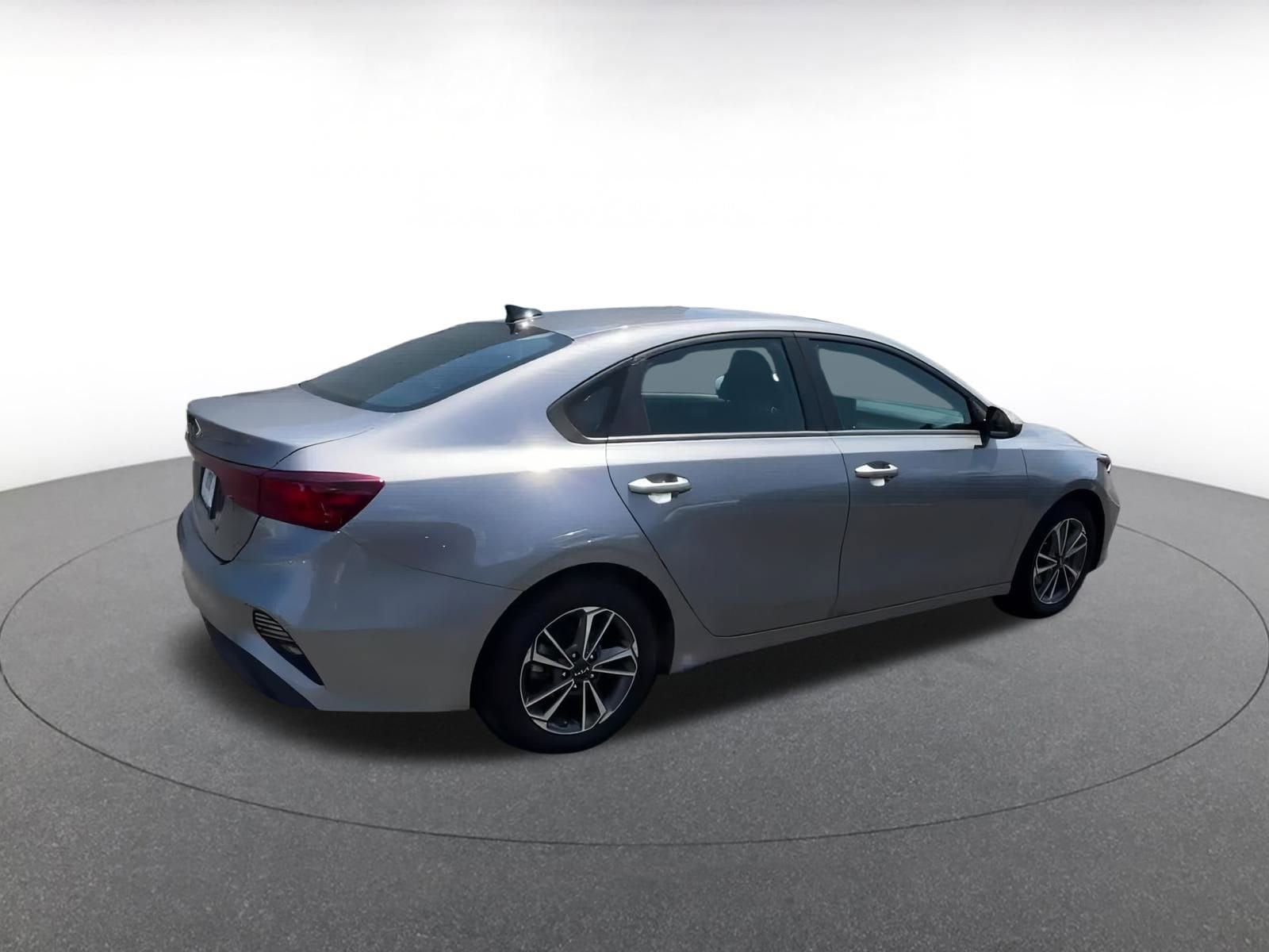 Thumbnail: 2024 Kia Forte - 13