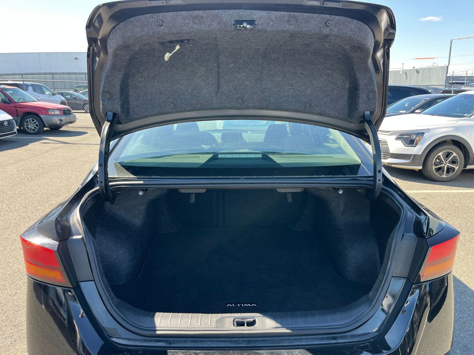 Thumbnail: 2025 Nissan Altima - 32