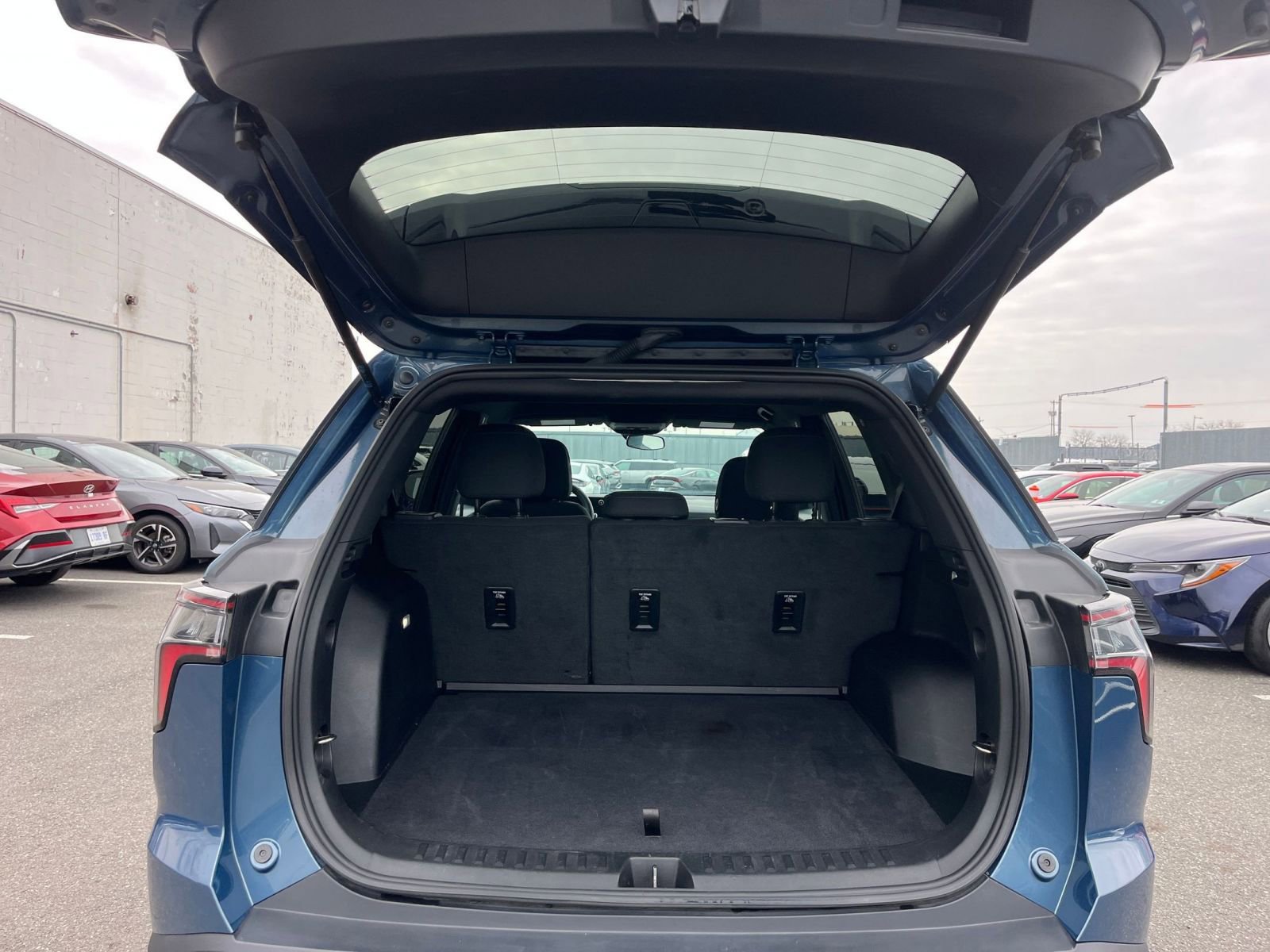 Thumbnail: 2025 Chevrolet Equinox - 31