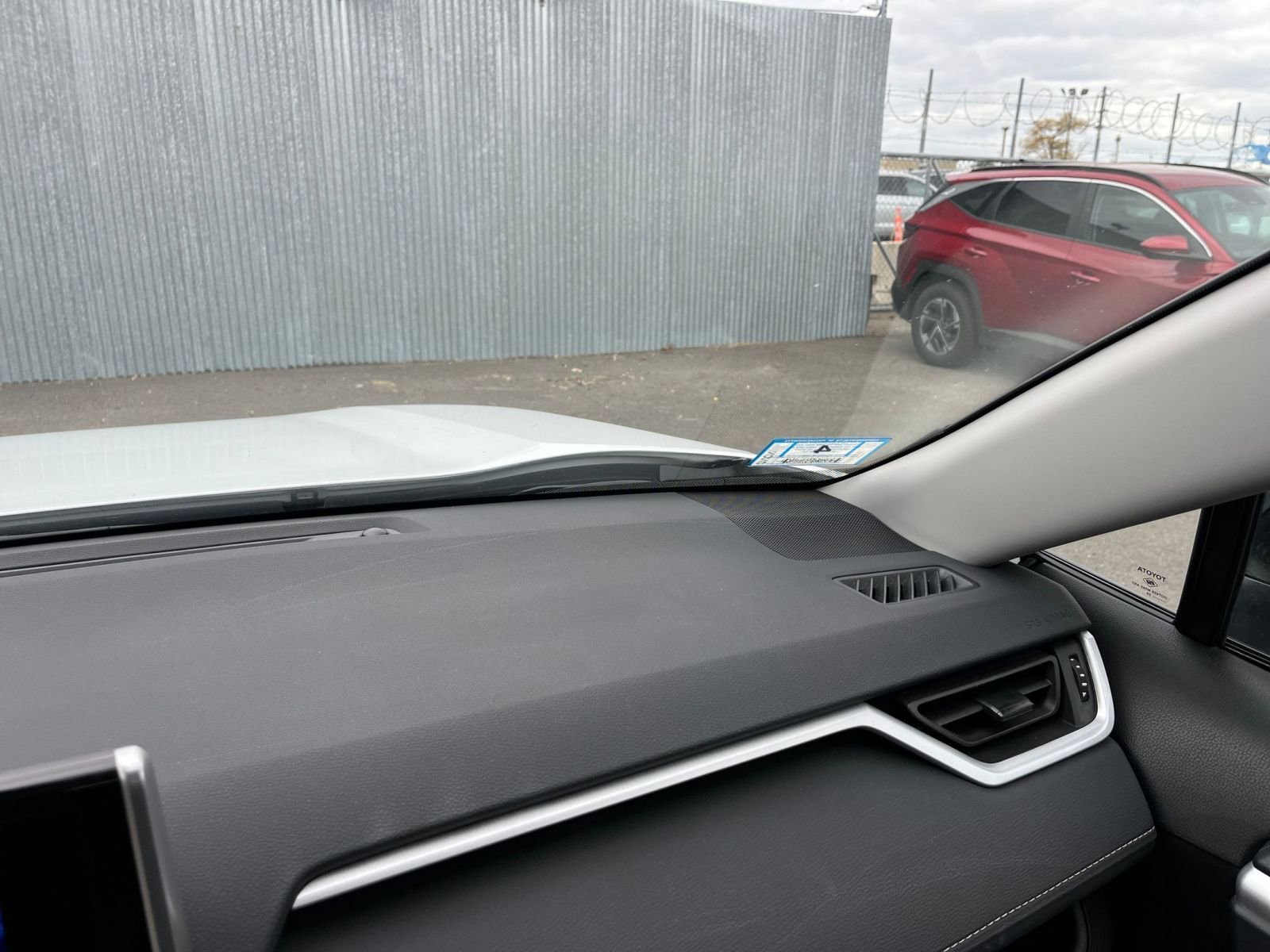 Thumbnail: 2025 Toyota RAV4 - 34