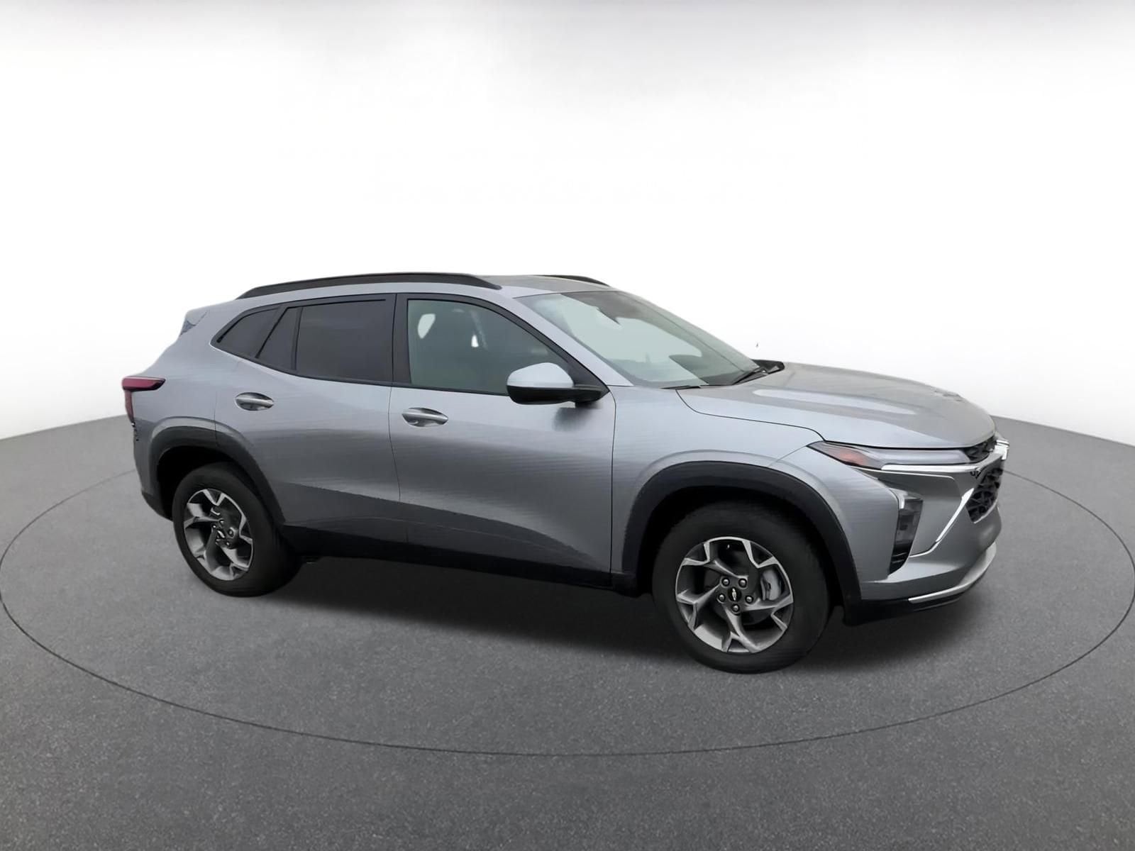 Thumbnail: 2025 Chevrolet Trax - 2