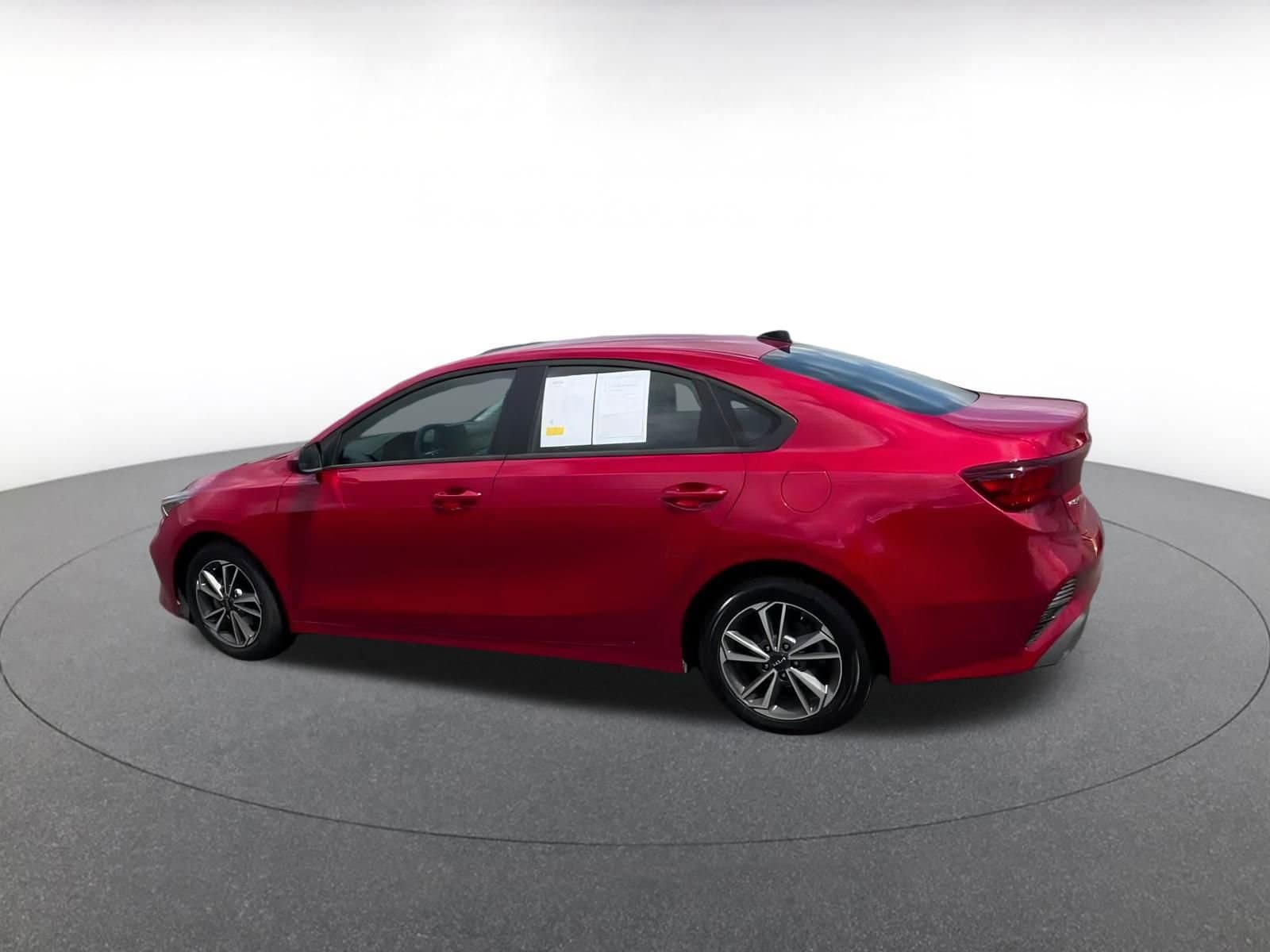 Thumbnail: 2024 Kia Forte - 10