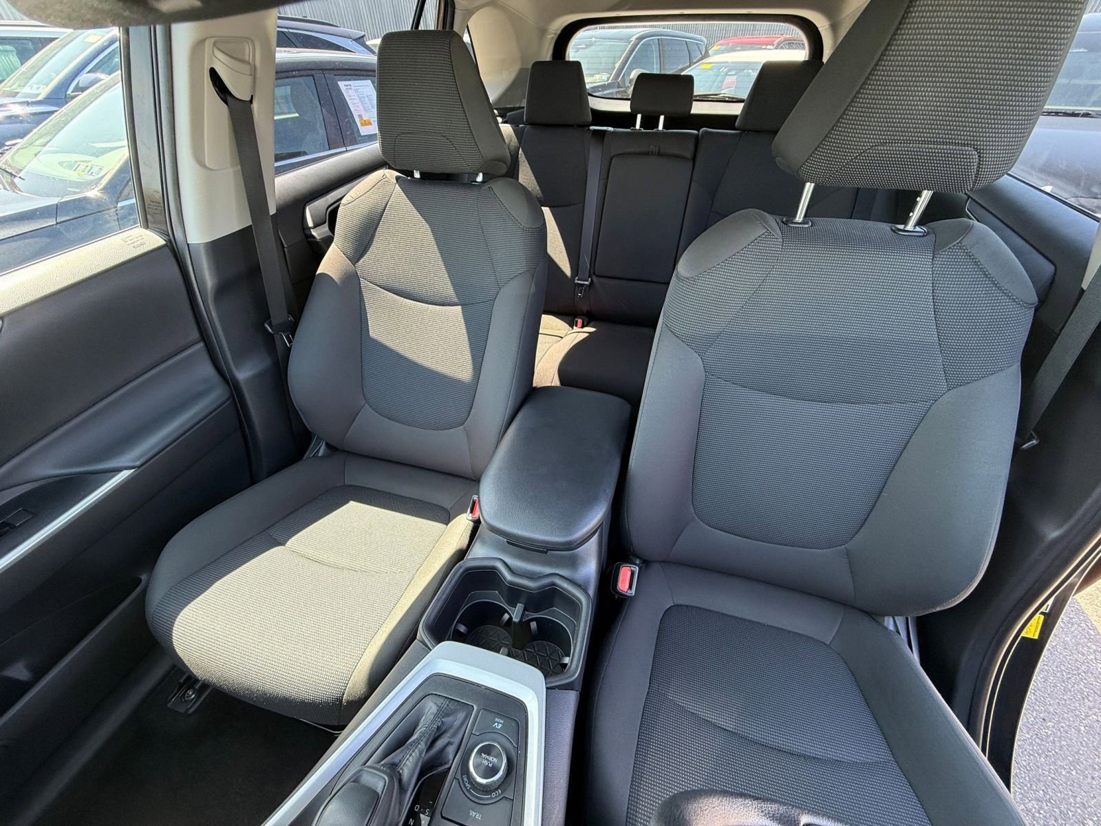 Thumbnail: 2025 Toyota RAV4 - 33