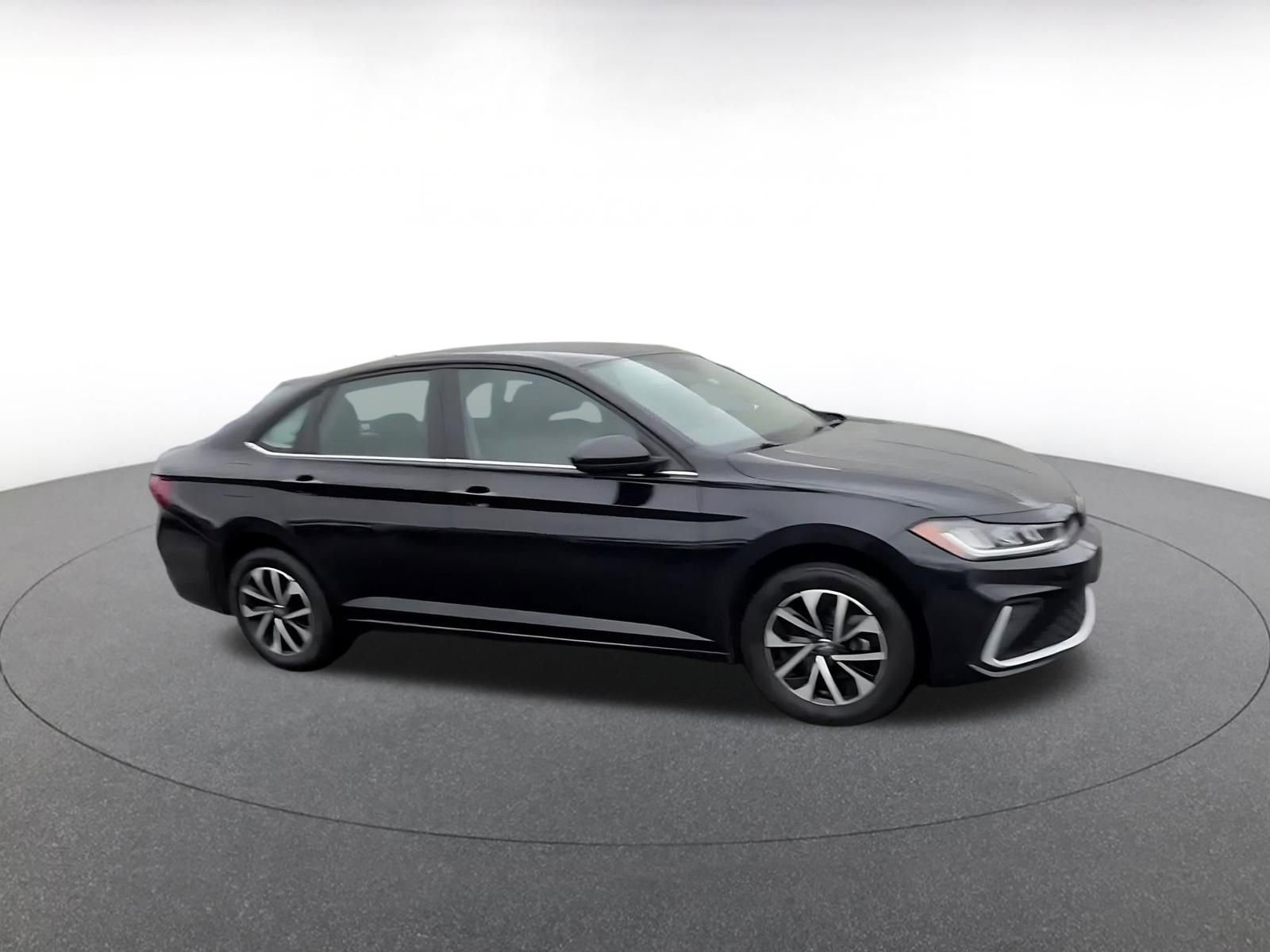 Thumbnail: 2025 Volkswagen Jetta - 2