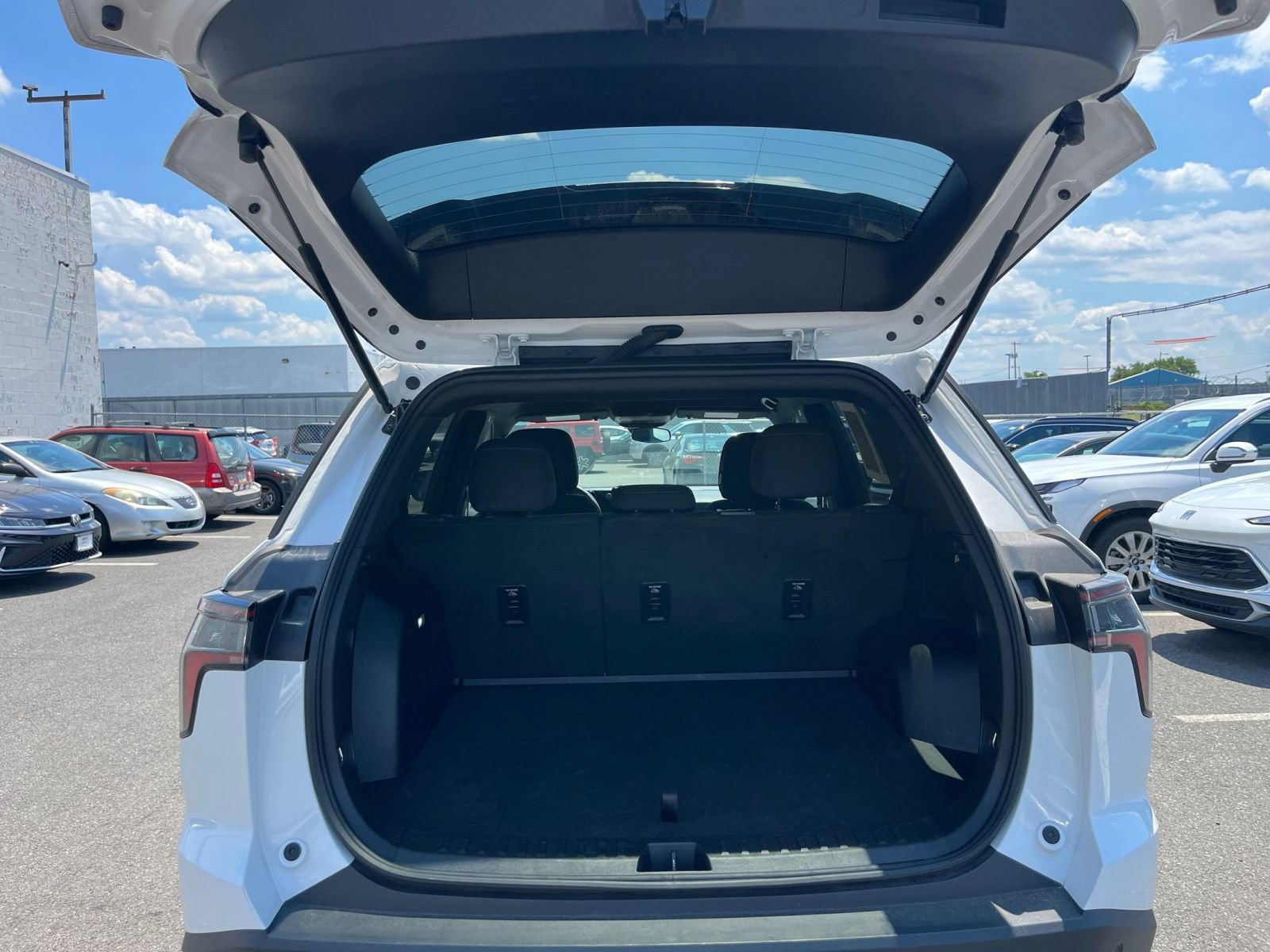 Thumbnail: 2025 Chevrolet Equinox - 31