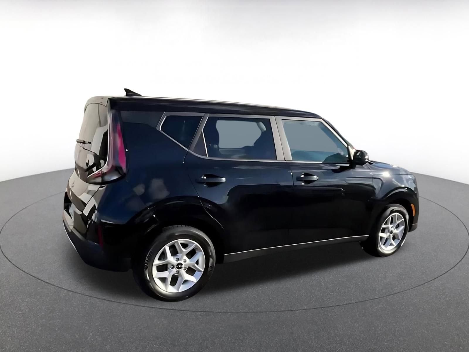 Thumbnail: 2025 Kia Soul - 15