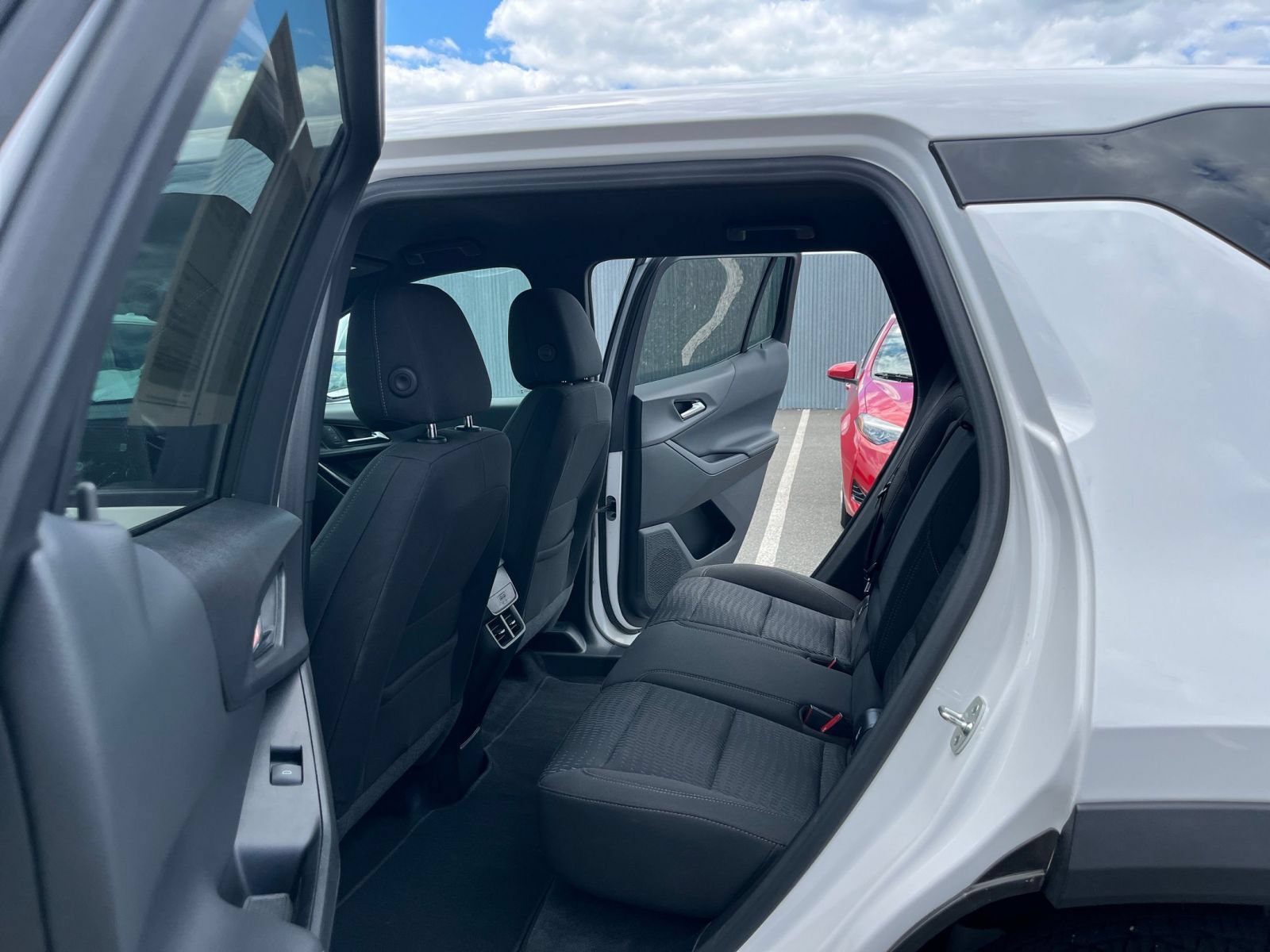 Thumbnail: 2025 Chevrolet Equinox - 26