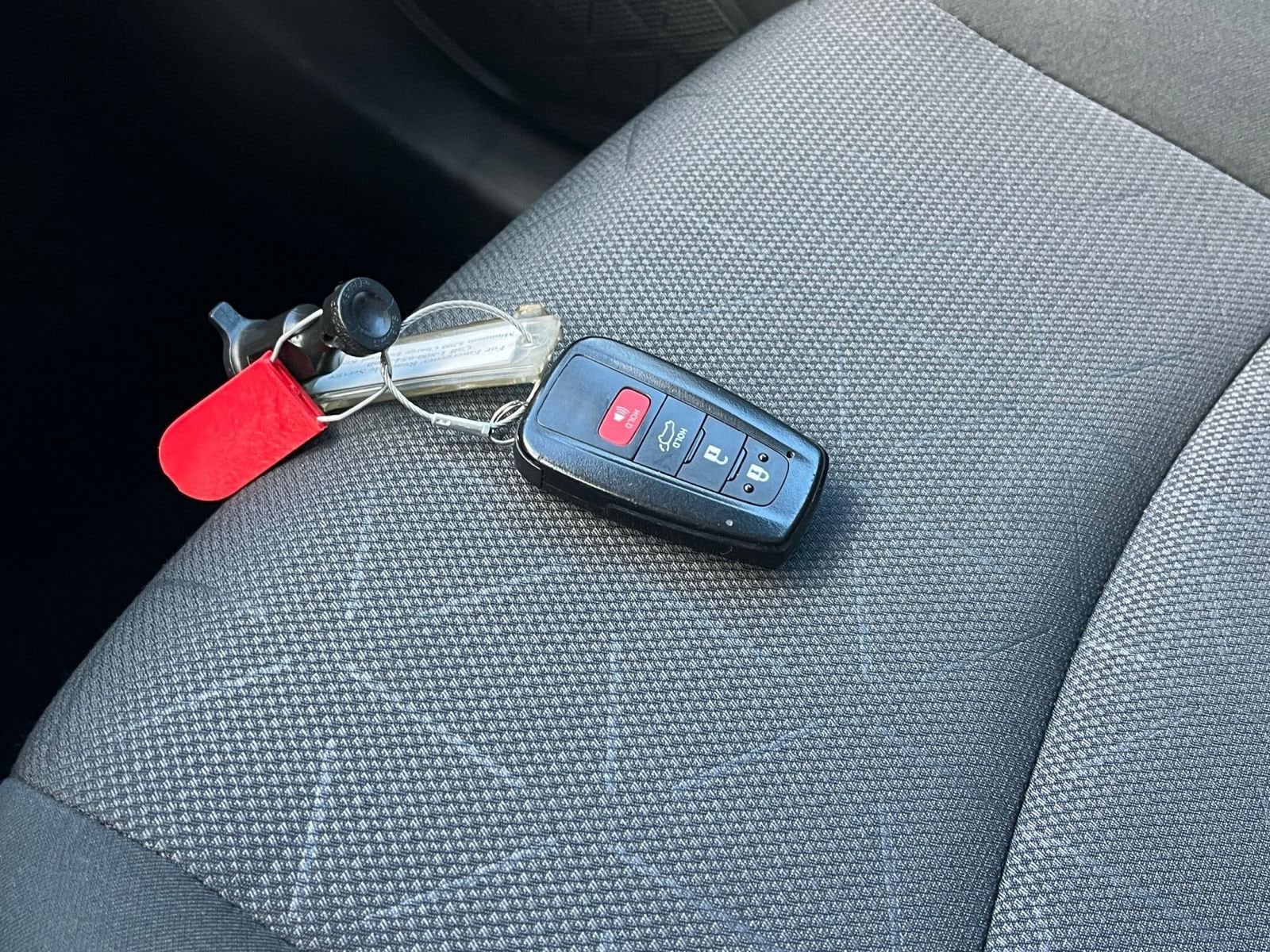 Thumbnail: 2025 Toyota RAV4 - 22