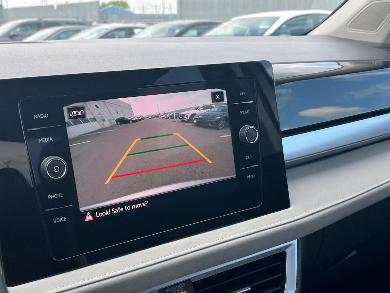 Thumbnail: 2025 Volkswagen Taos - 23