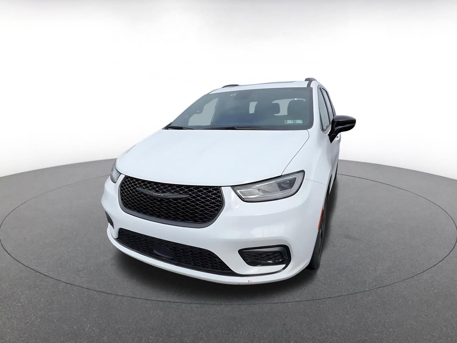 Thumbnail: 2025 Chrysler Pacifica - 6